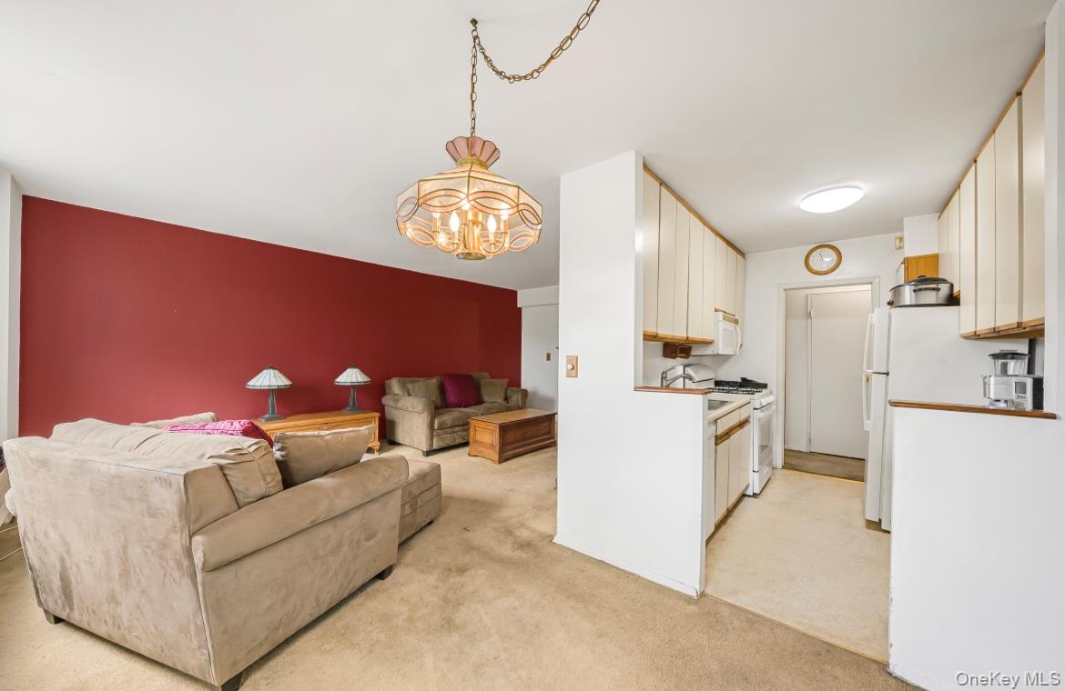 46-01 39th Avenue # 106, Sunnyside, NY 11104