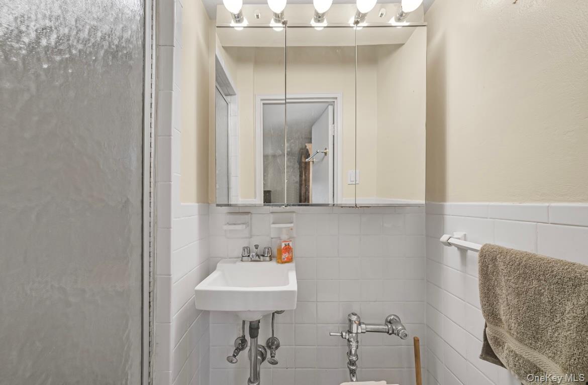 46-01 39th Avenue # 106, Sunnyside, NY 11104