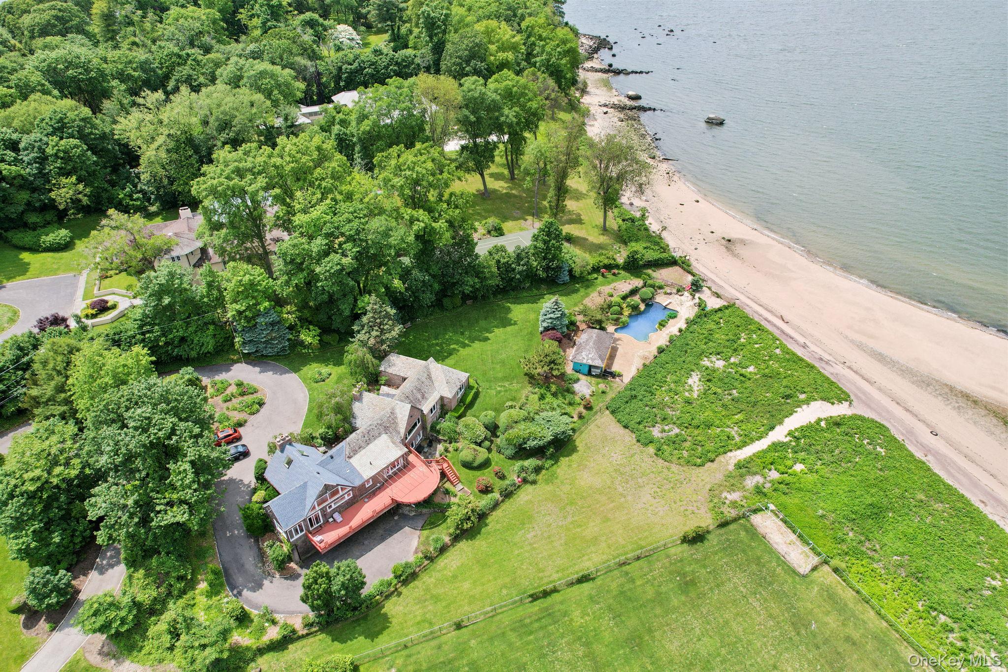 69 Cornwells Beach Road, Sands Point, NY 11050