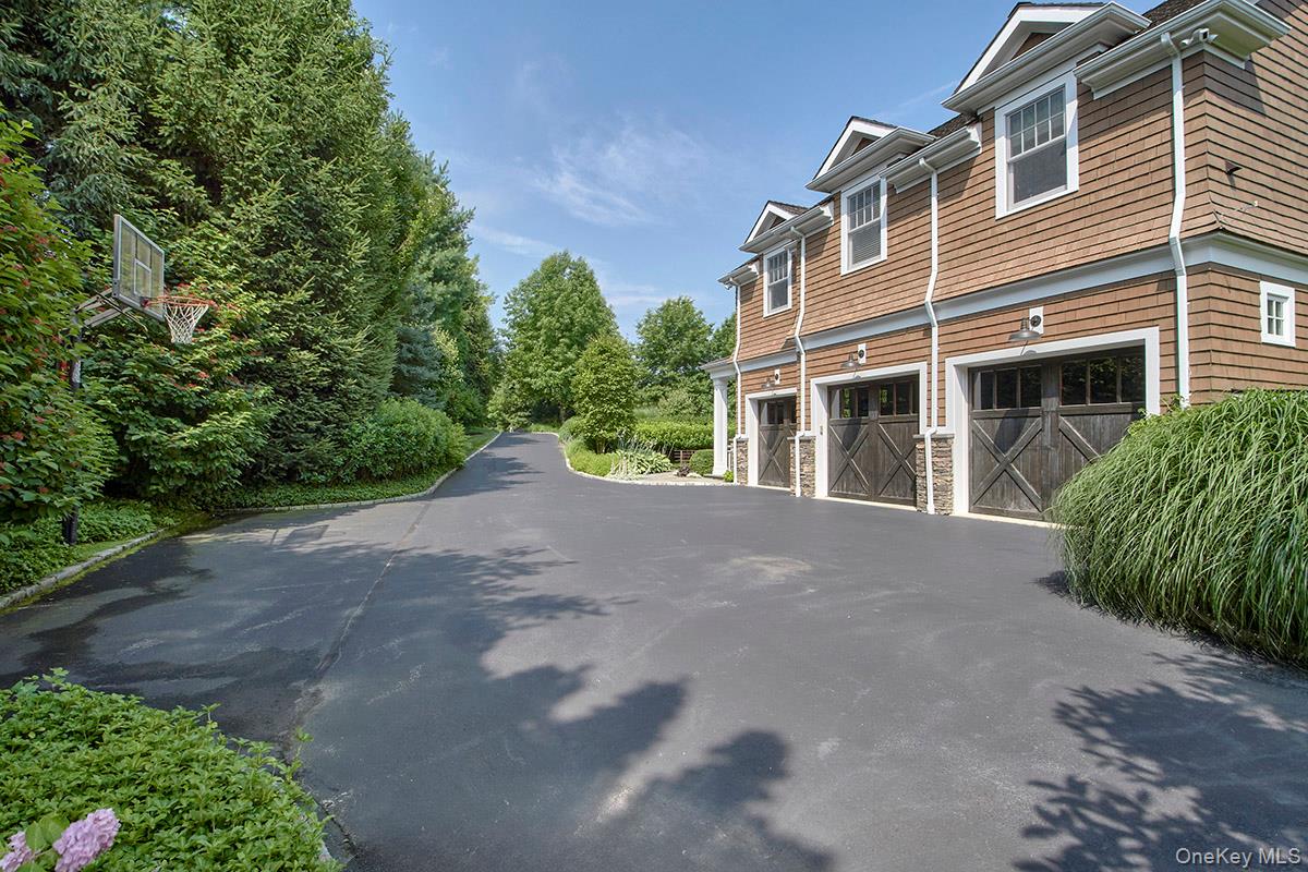 5 Sutton Farm Drive, Chappaqua, NY 10514