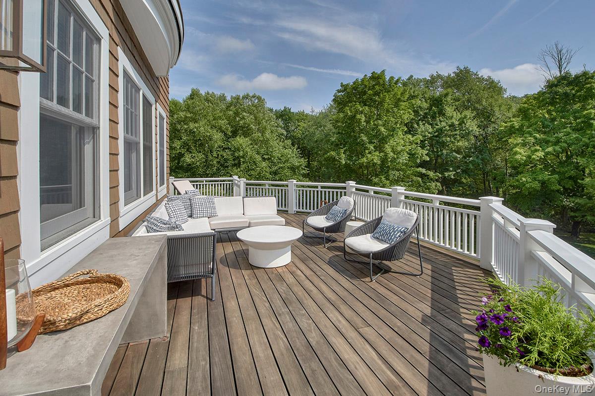 5 Sutton Farm Drive, Chappaqua, NY 10514