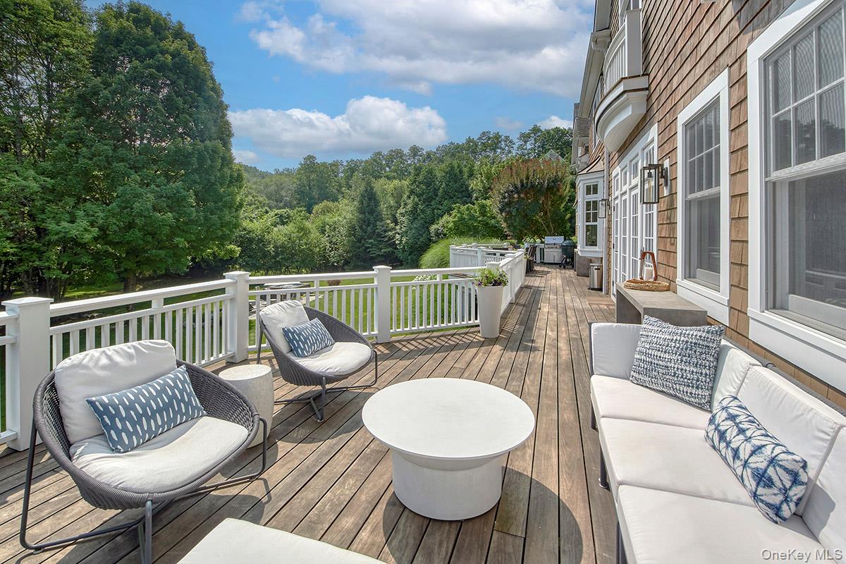 5 Sutton Farm Drive, Chappaqua, NY 10514