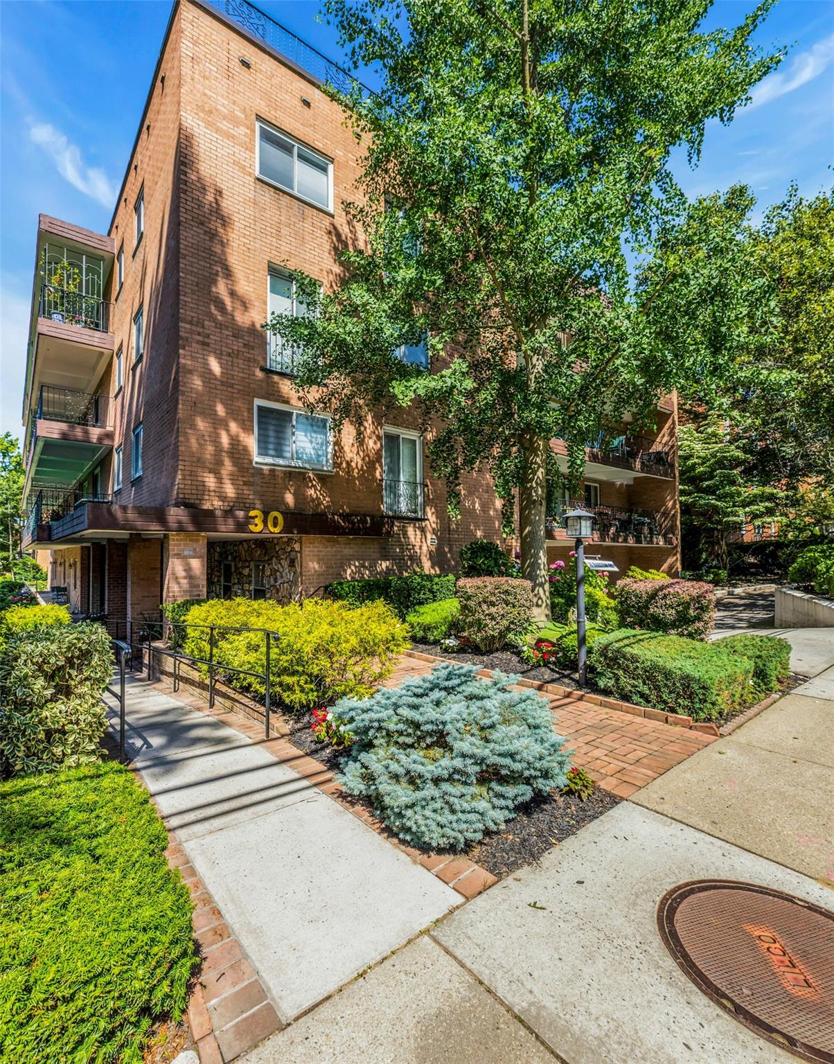 30 Barstow Road N # 3C, Great Neck, NY 11021