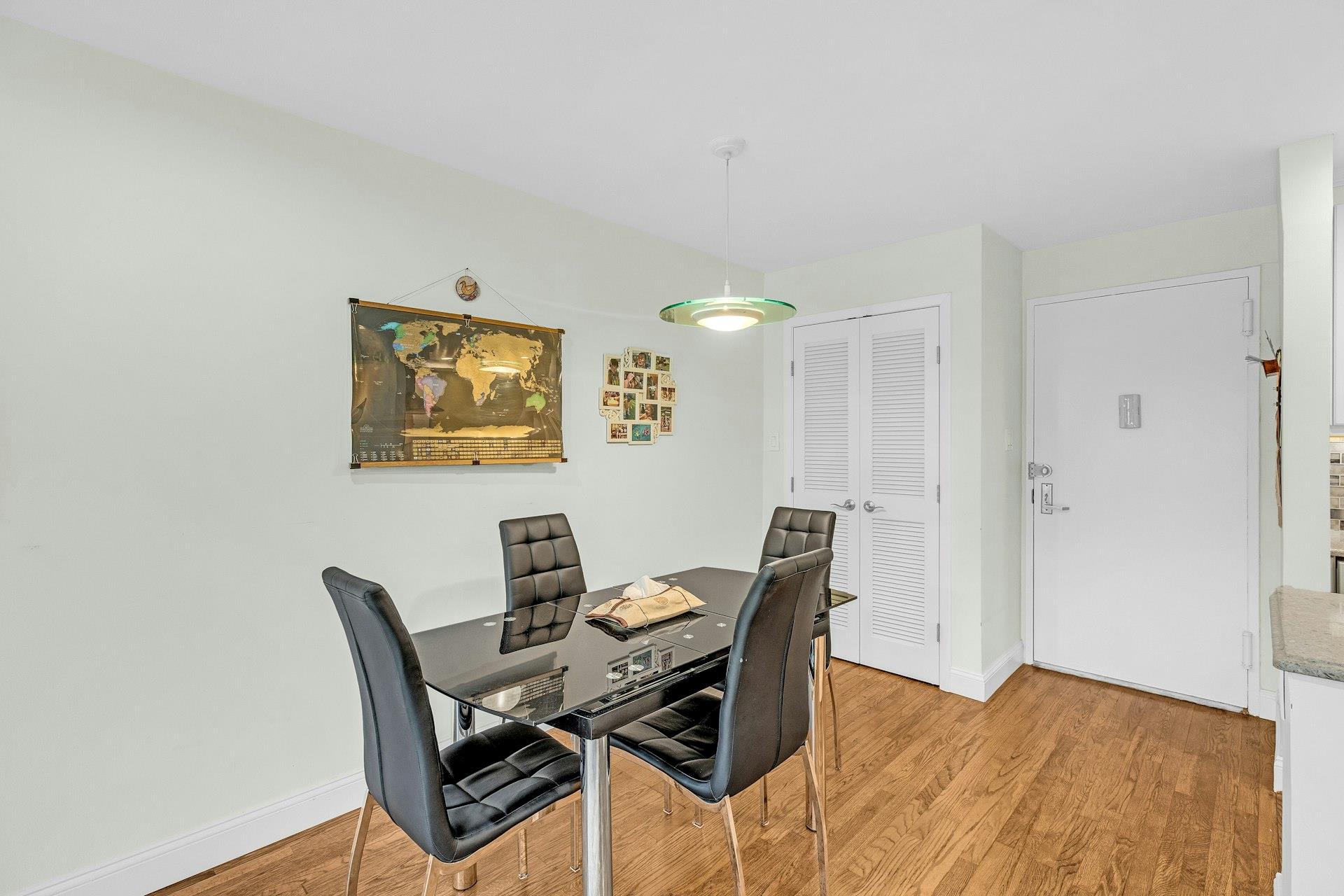 30 Barstow Road N # 3C, Great Neck, NY 11021