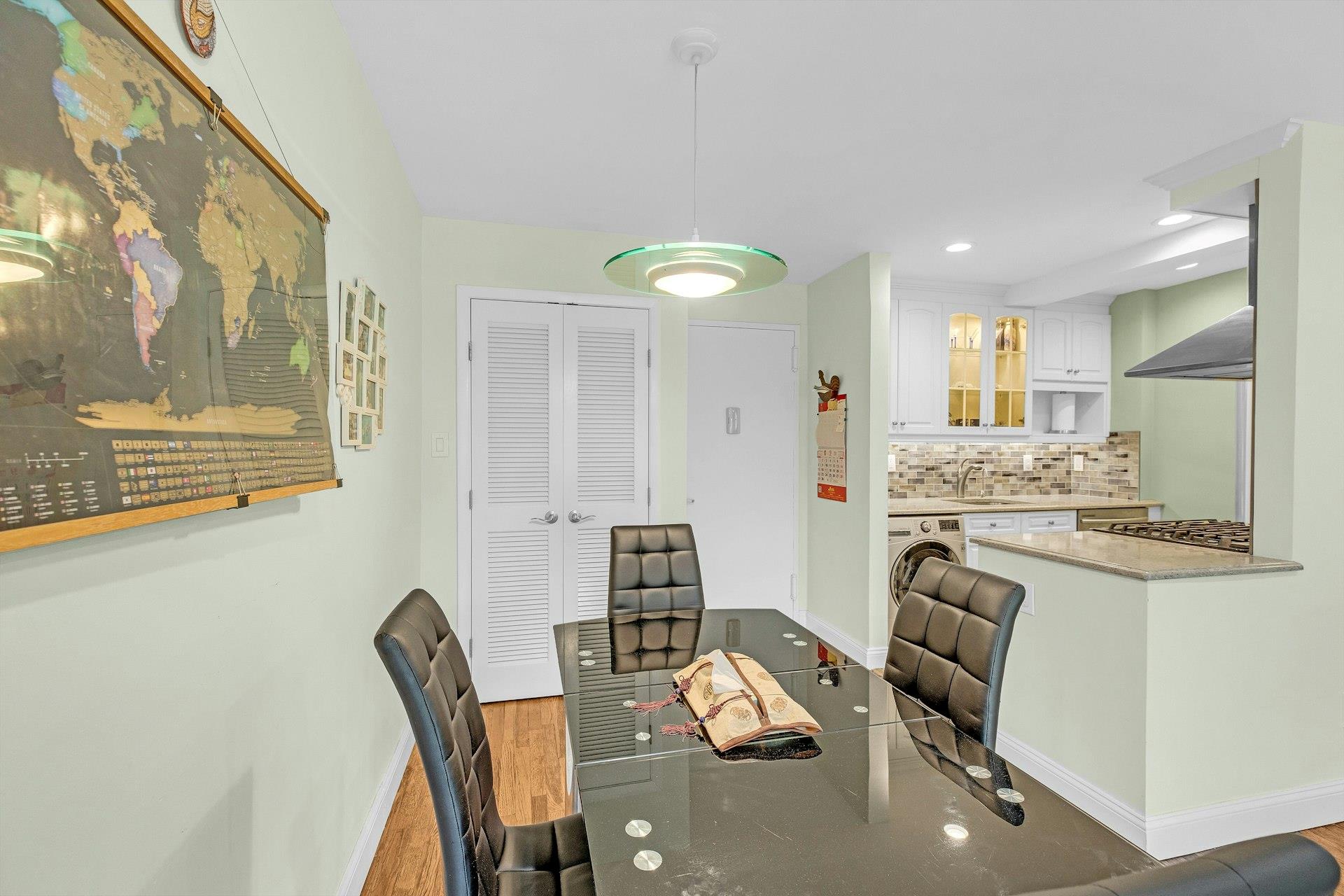 30 Barstow Road N # 3C, Great Neck, NY 11021