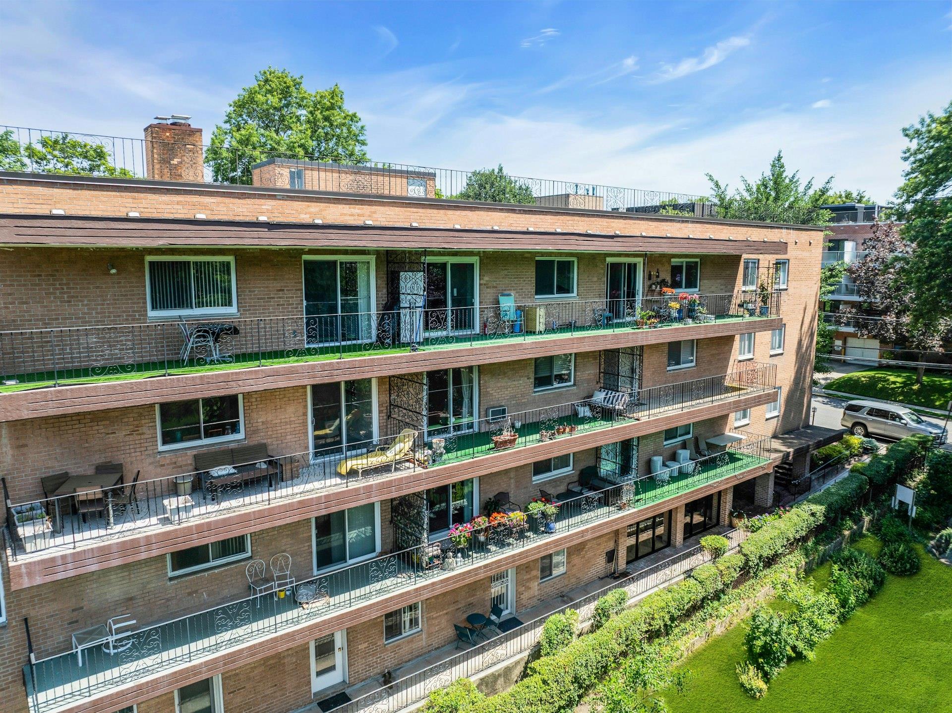 30 Barstow Road N # 3C, Great Neck, NY 11021