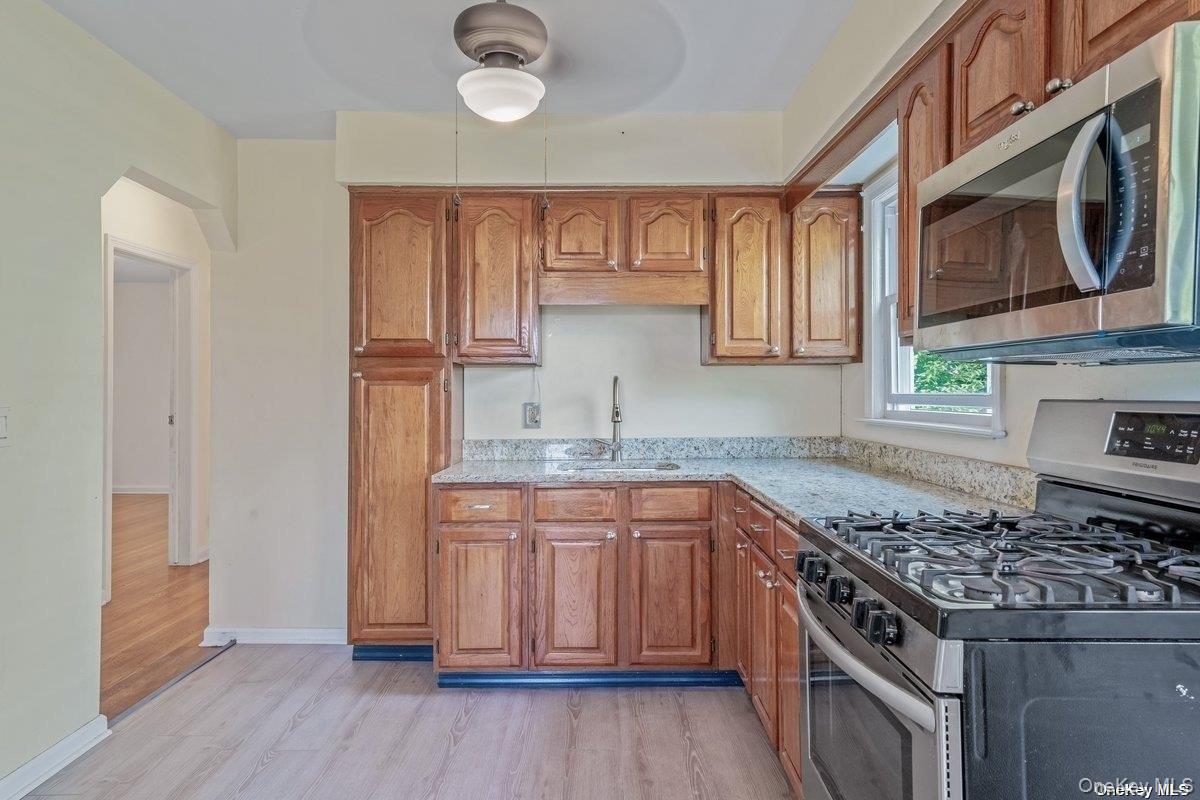 216 Raff Avenue, Mineola, NY 11501