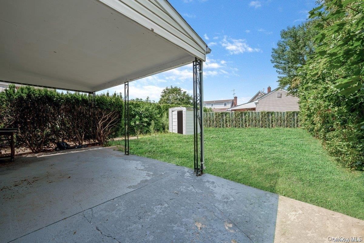 216 Raff Avenue, Mineola, NY 11501