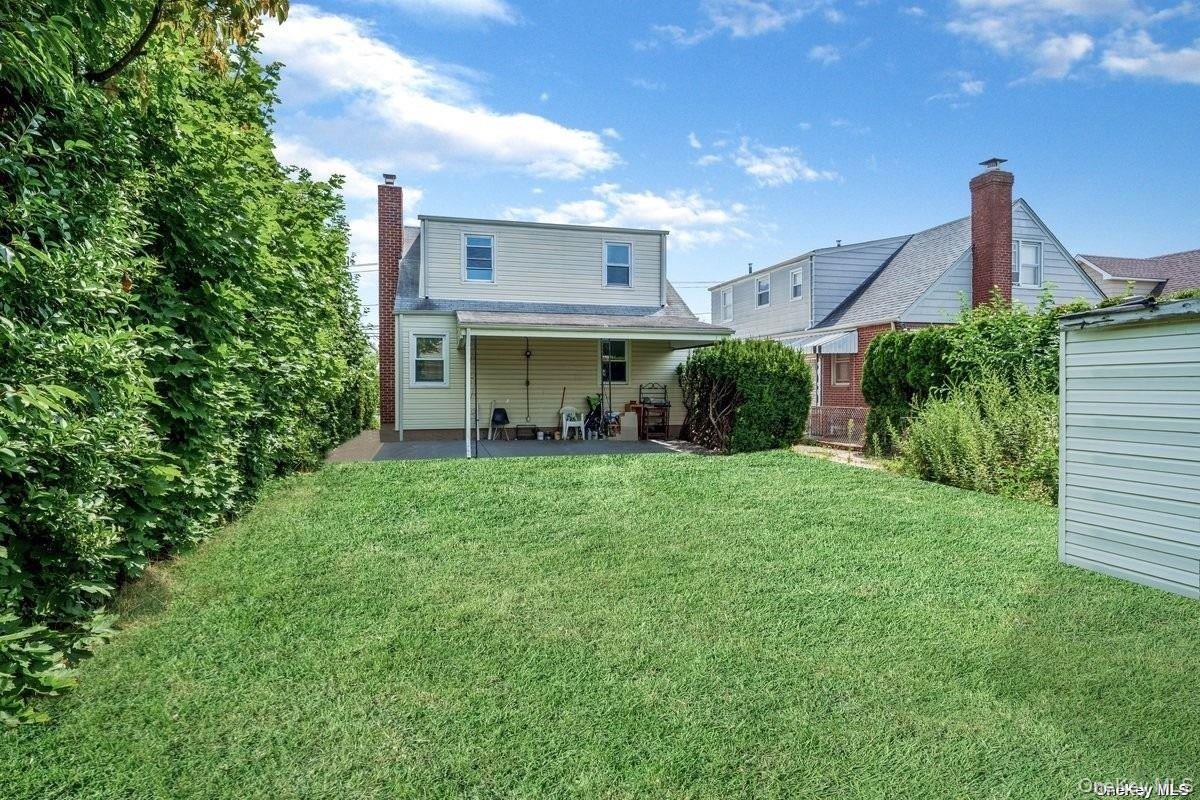 216 Raff Avenue, Mineola, NY 11501