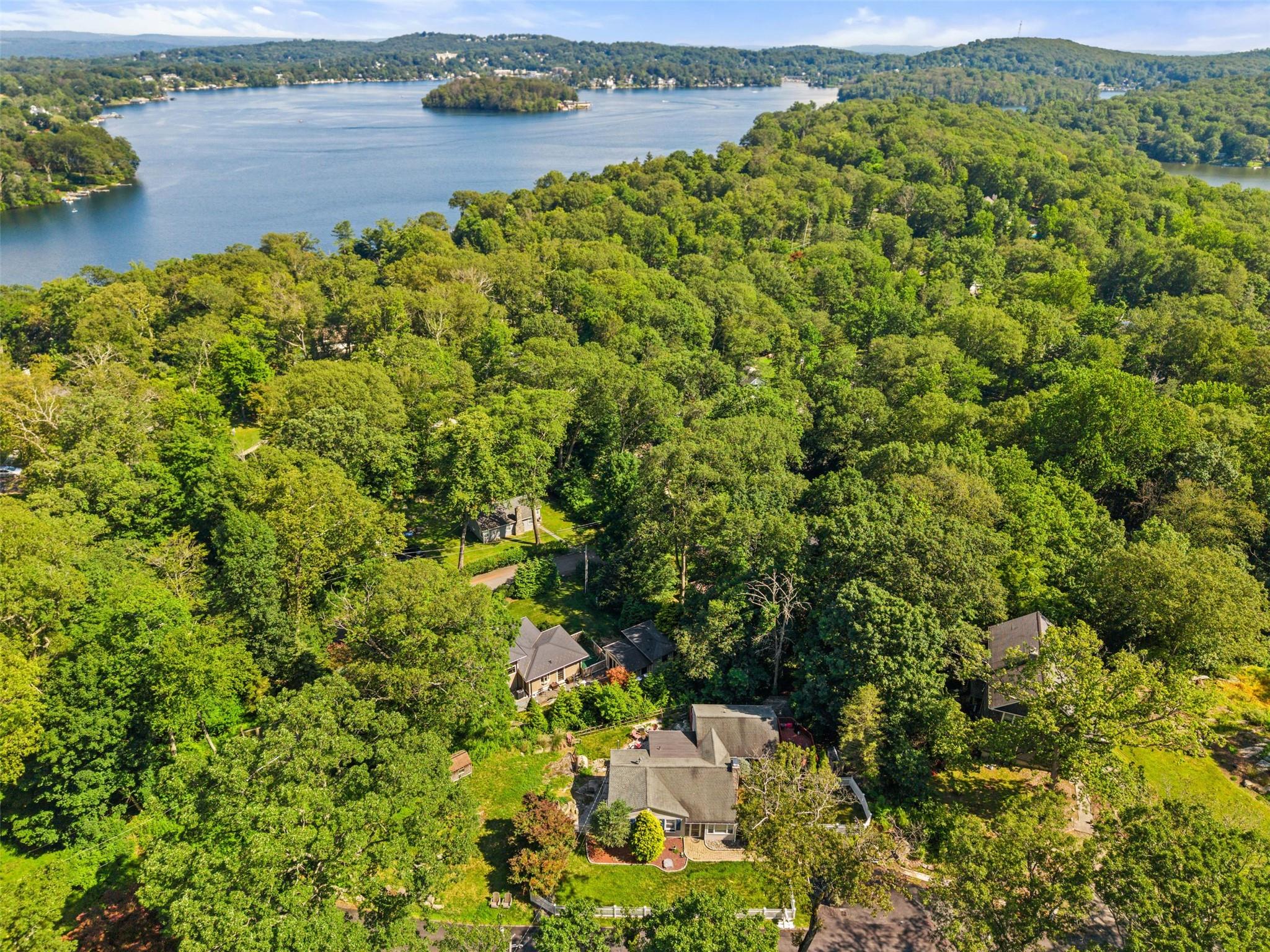 15 Cricket Lane, Mahopac, NY 10541