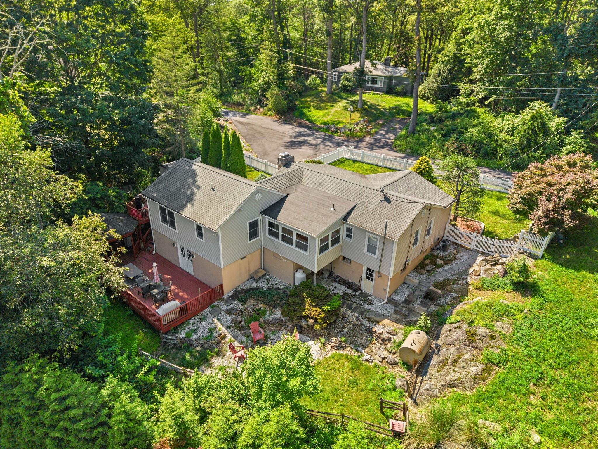 15 Cricket Lane, Mahopac, NY 10541