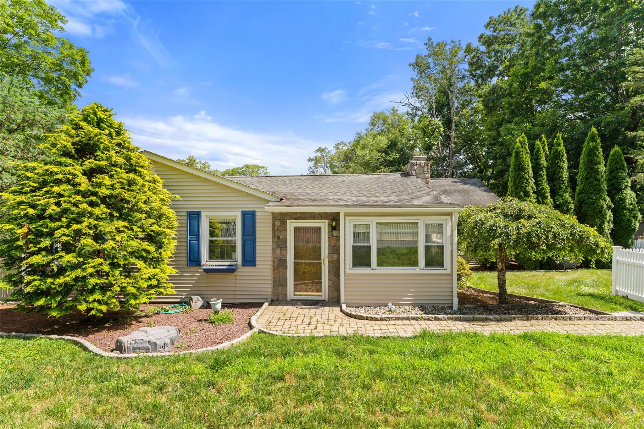 15 Cricket Lane, Mahopac, NY 10541