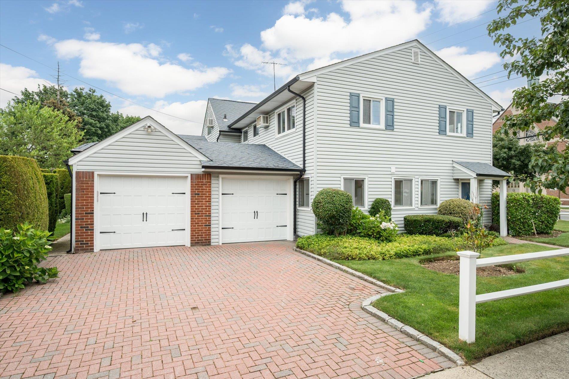 1901 New Hyde Park Road, New Hyde Park, NY 11040