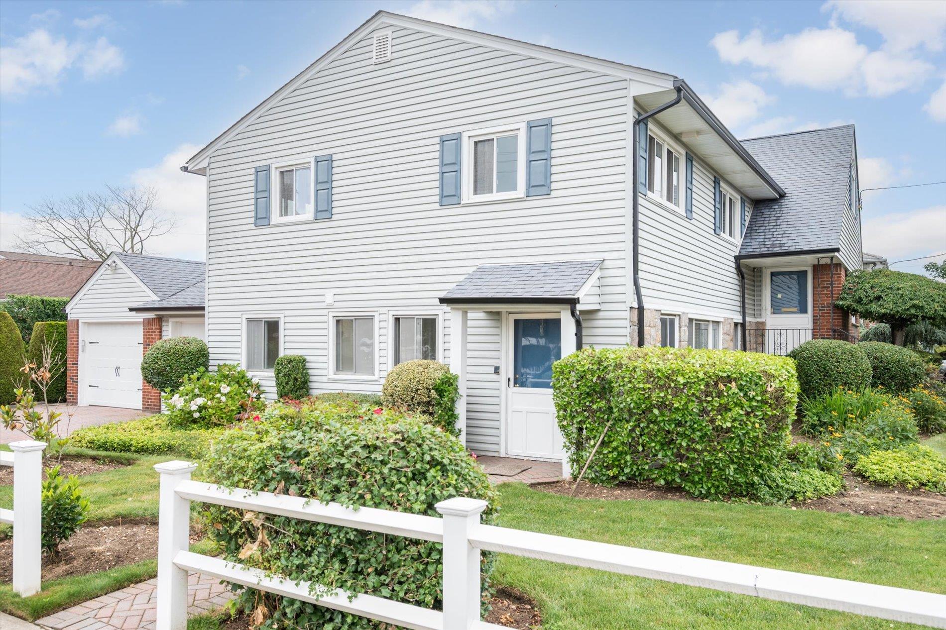 1901 New Hyde Park Road, New Hyde Park, NY 11040