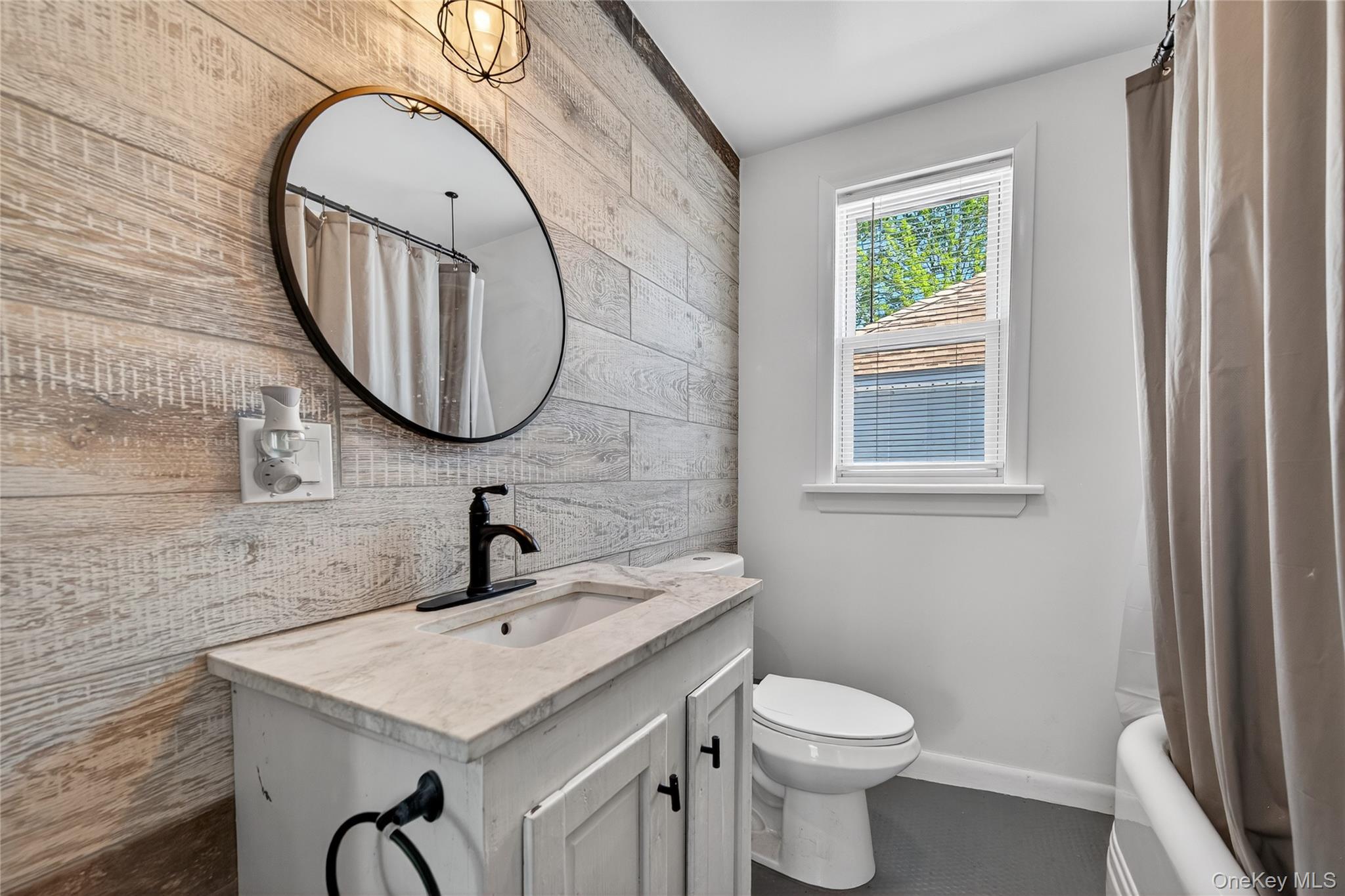 16 Broadway, Loch Sheldrake, NY 12759