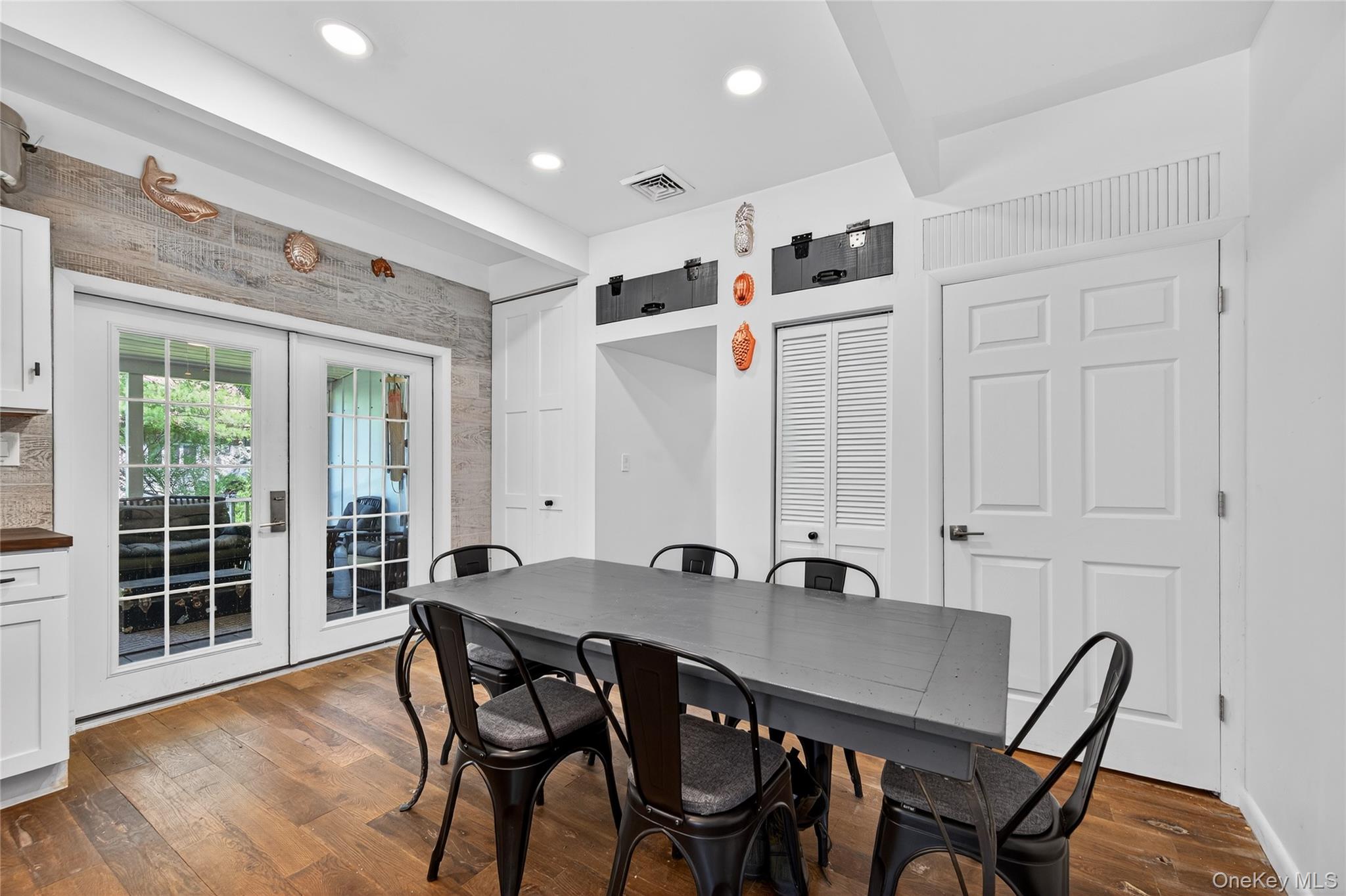 16 Broadway, Loch Sheldrake, NY 12759