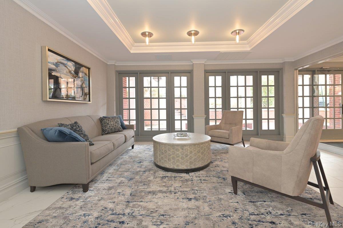 180 S Middle Neck Road # 1-Q, Great Neck, NY 11021