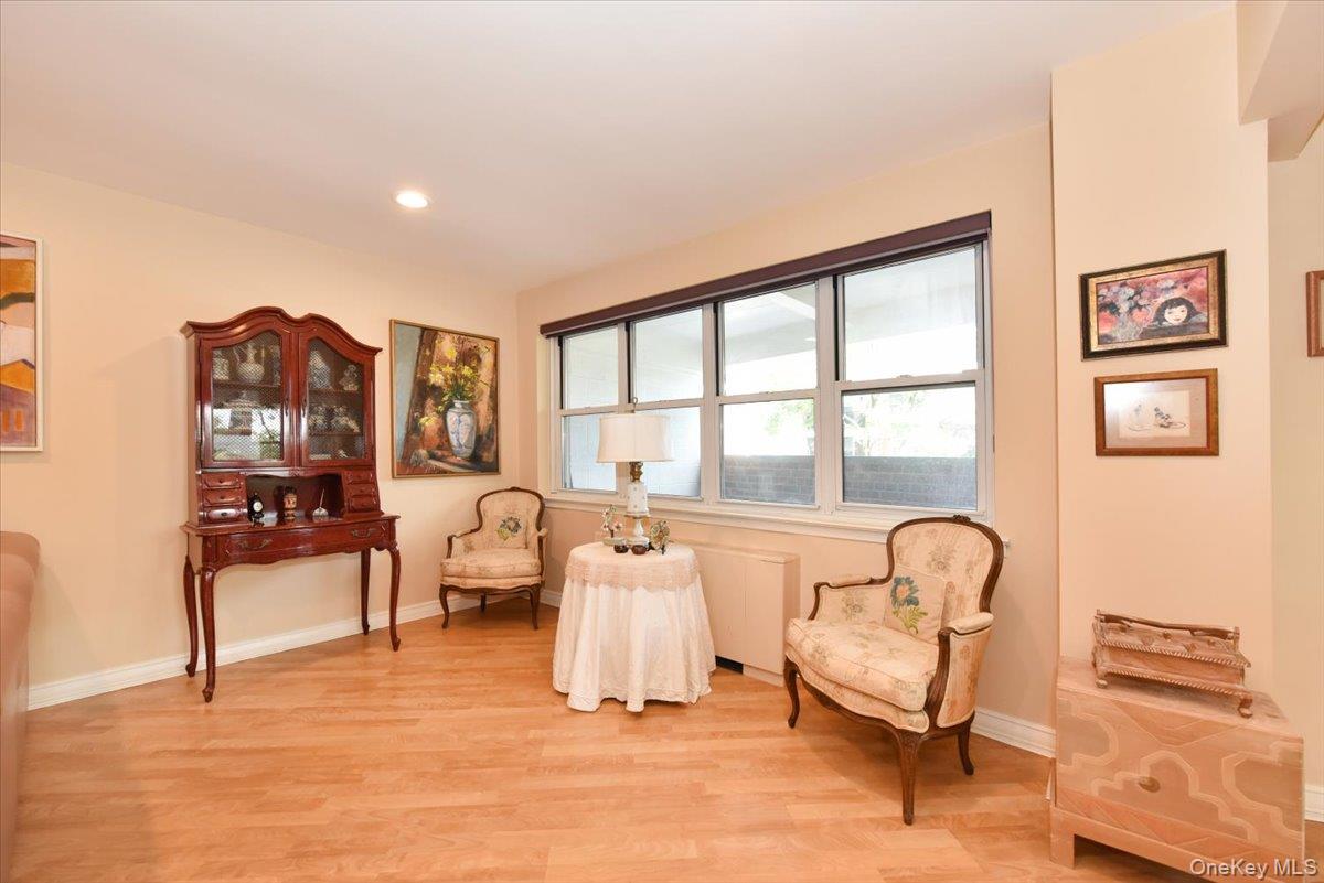 180 S Middle Neck Road # 1-Q, Great Neck, NY 11021