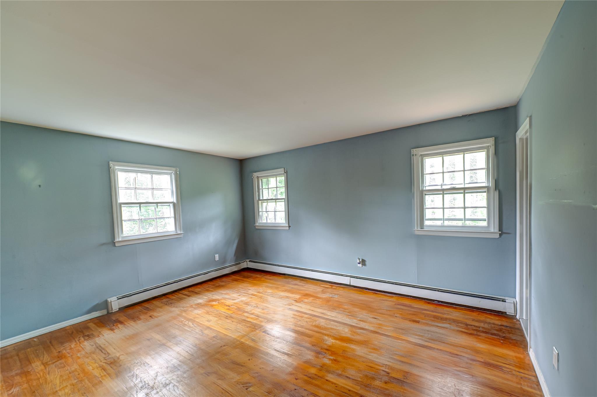 10 Valentine Road, Shoreham, NY 11786