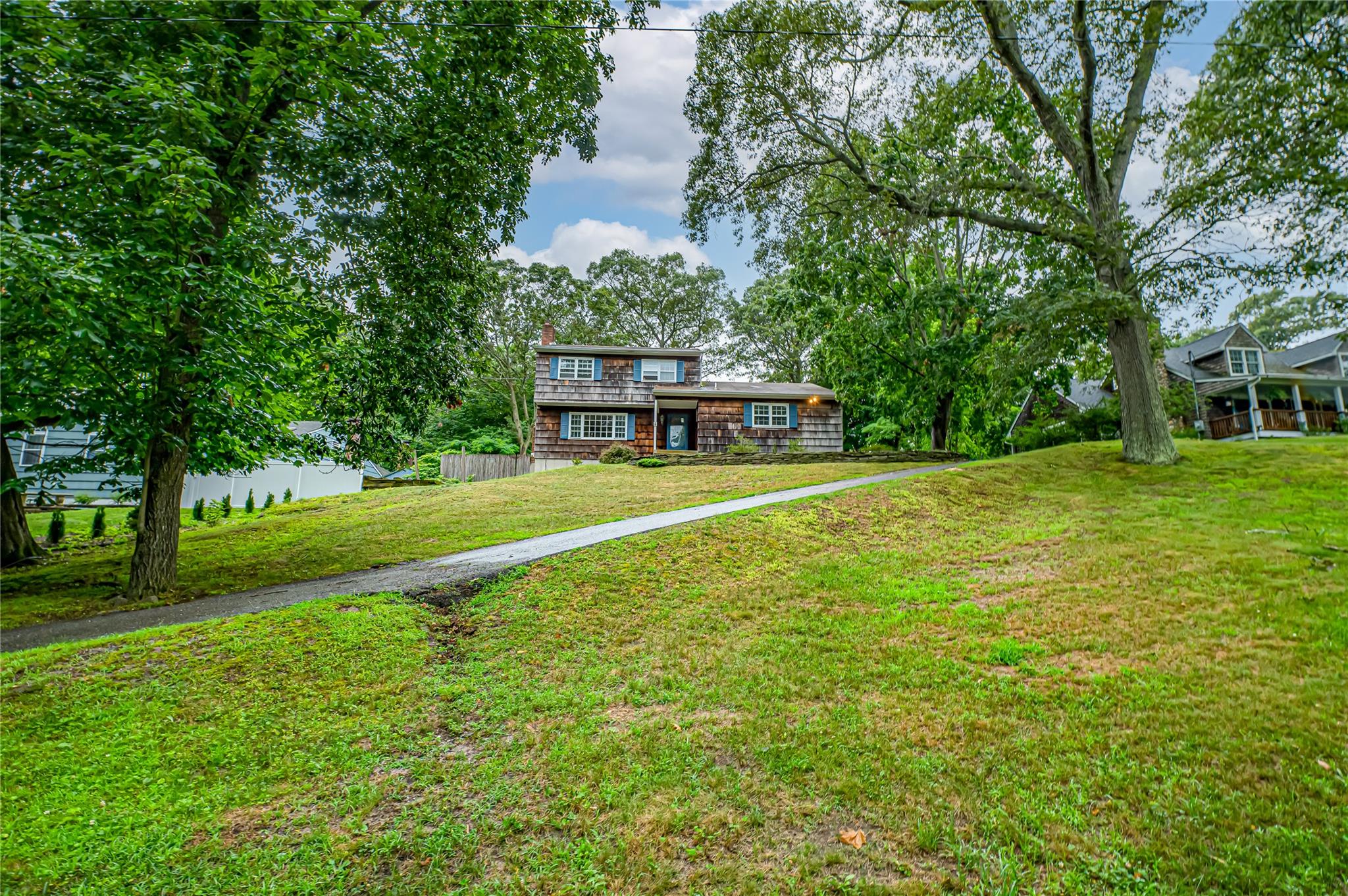 10 Valentine Road, Shoreham, NY 11786