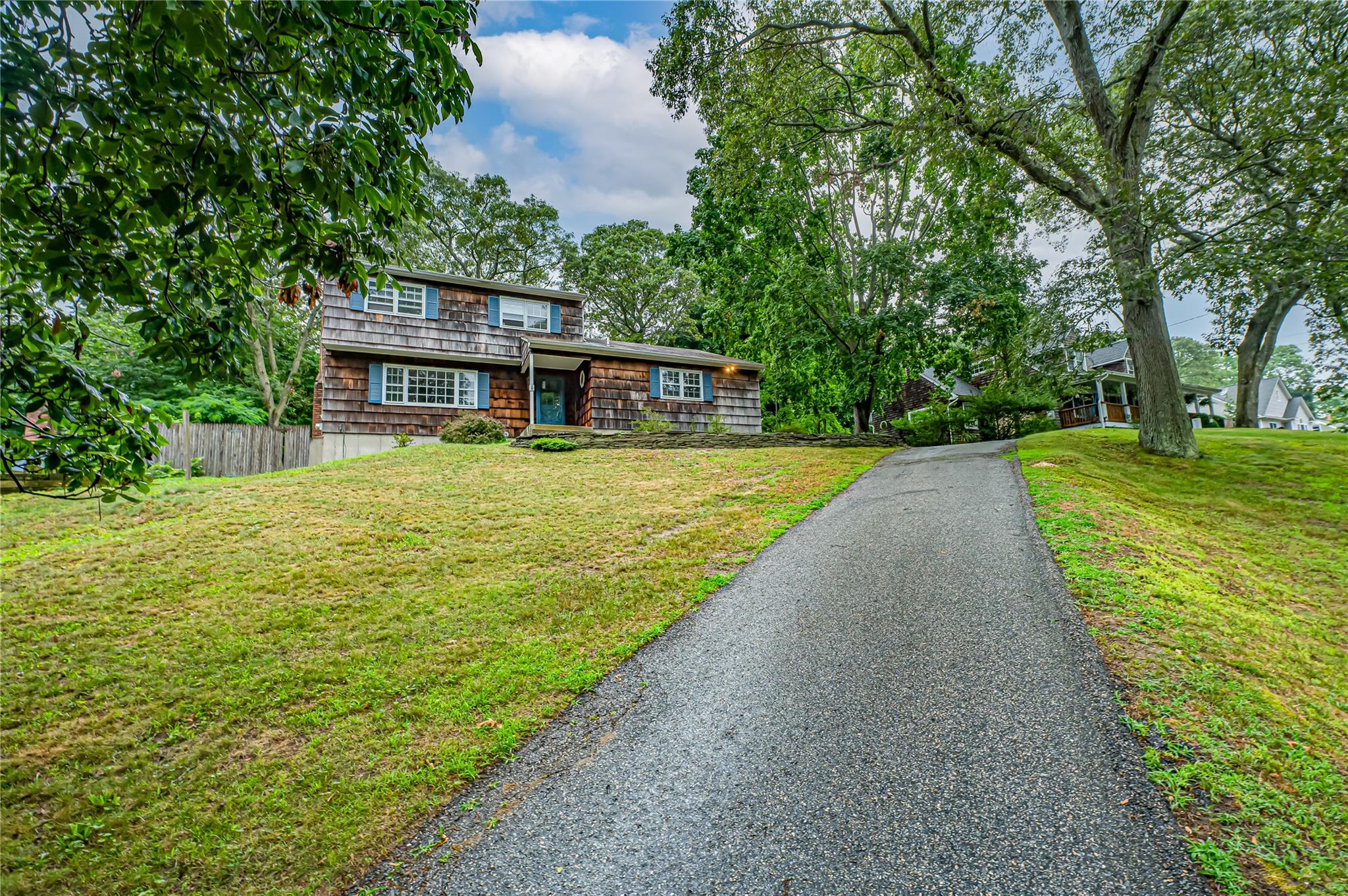 10 Valentine Road, Shoreham, NY 11786