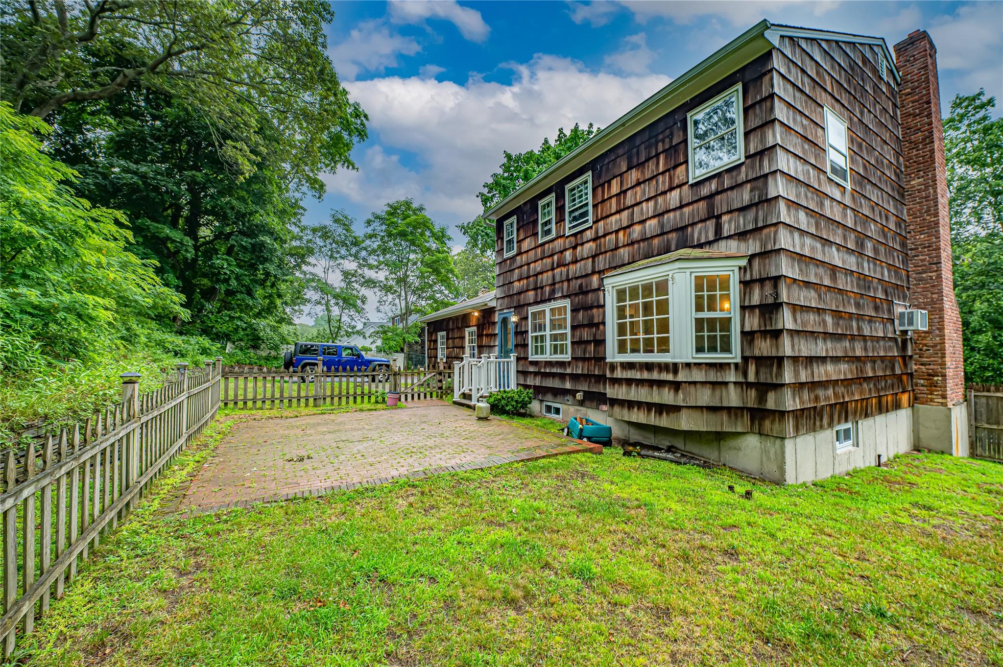 10 Valentine Road, Shoreham, NY 11786