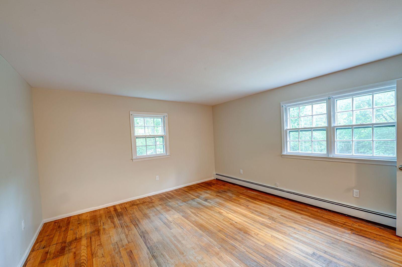 10 Valentine Road, Shoreham, NY 11786