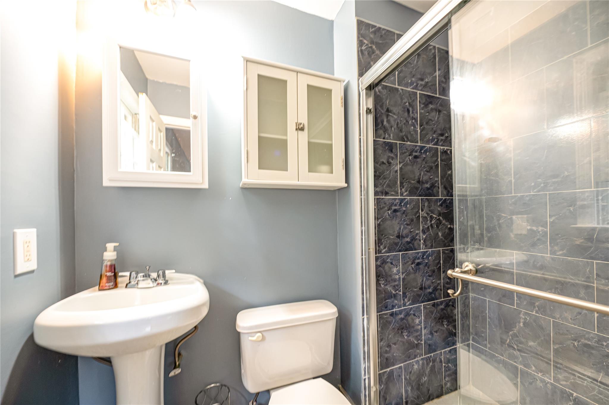 10 Valentine Road, Shoreham, NY 11786