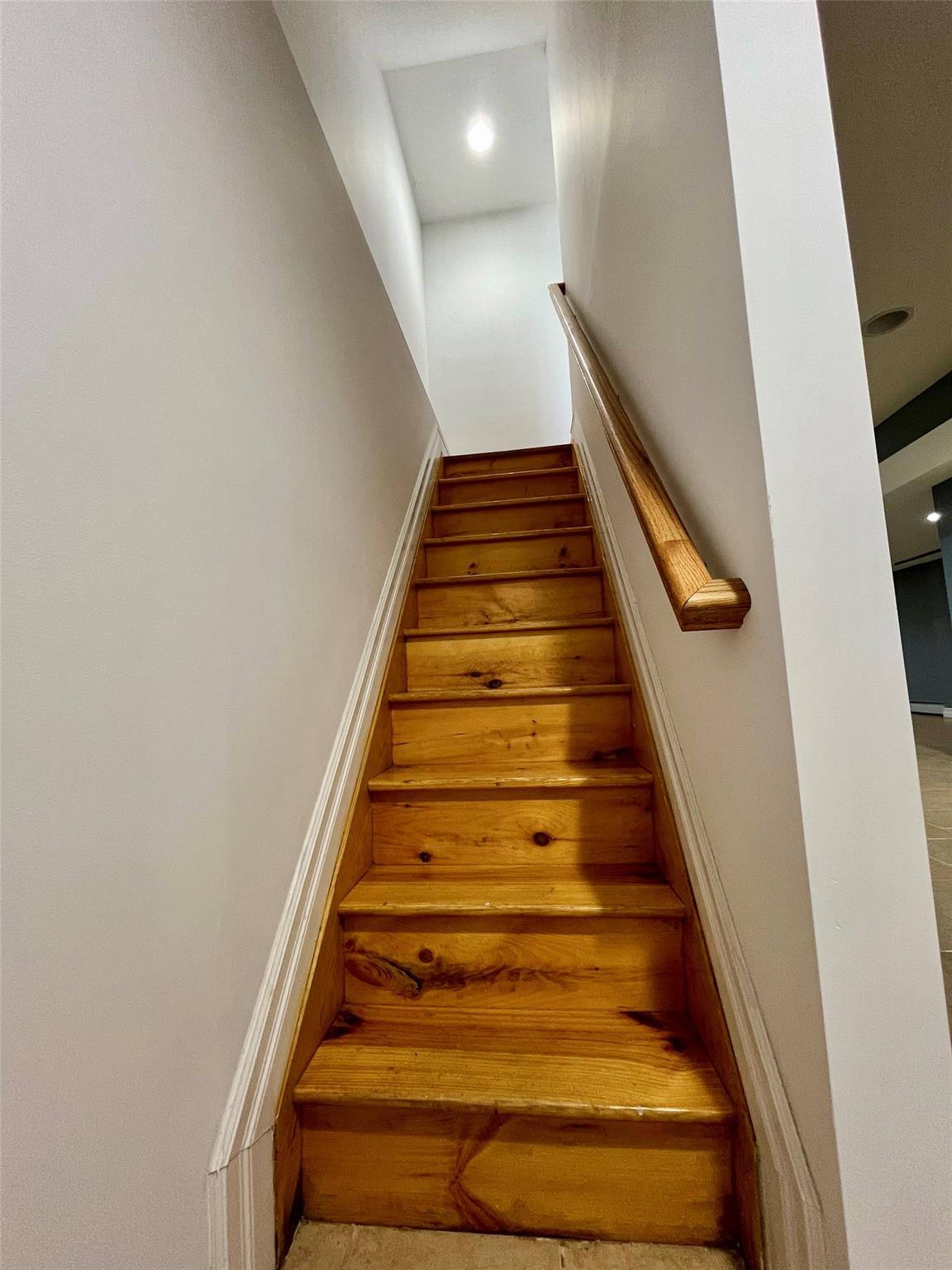 819 Hollywood Avenue, Bronx, NY 10465