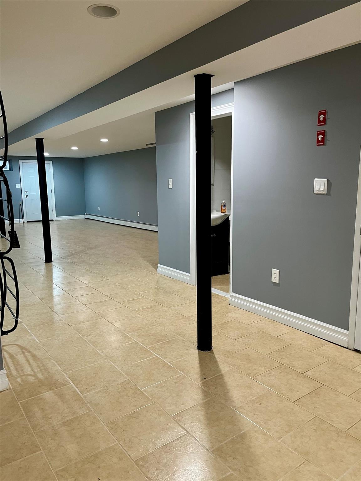 819 Hollywood Avenue, Bronx, NY 10465