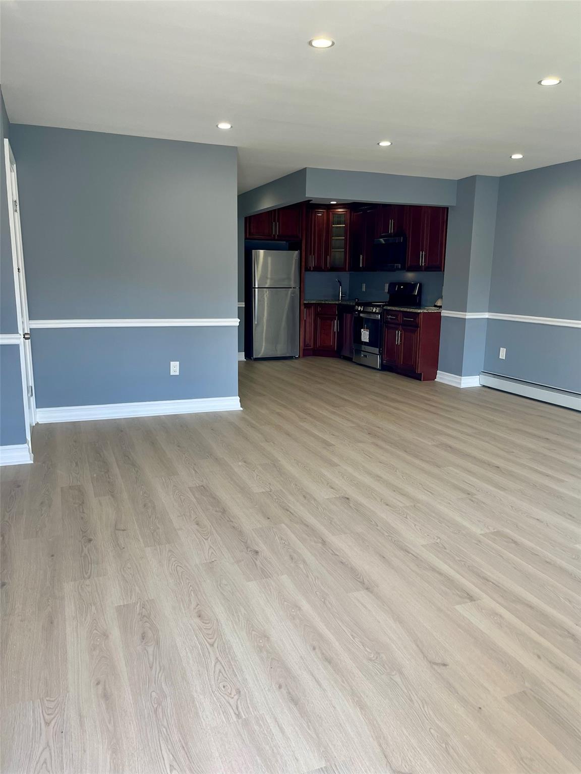 819 Hollywood Avenue, Bronx, NY 10465