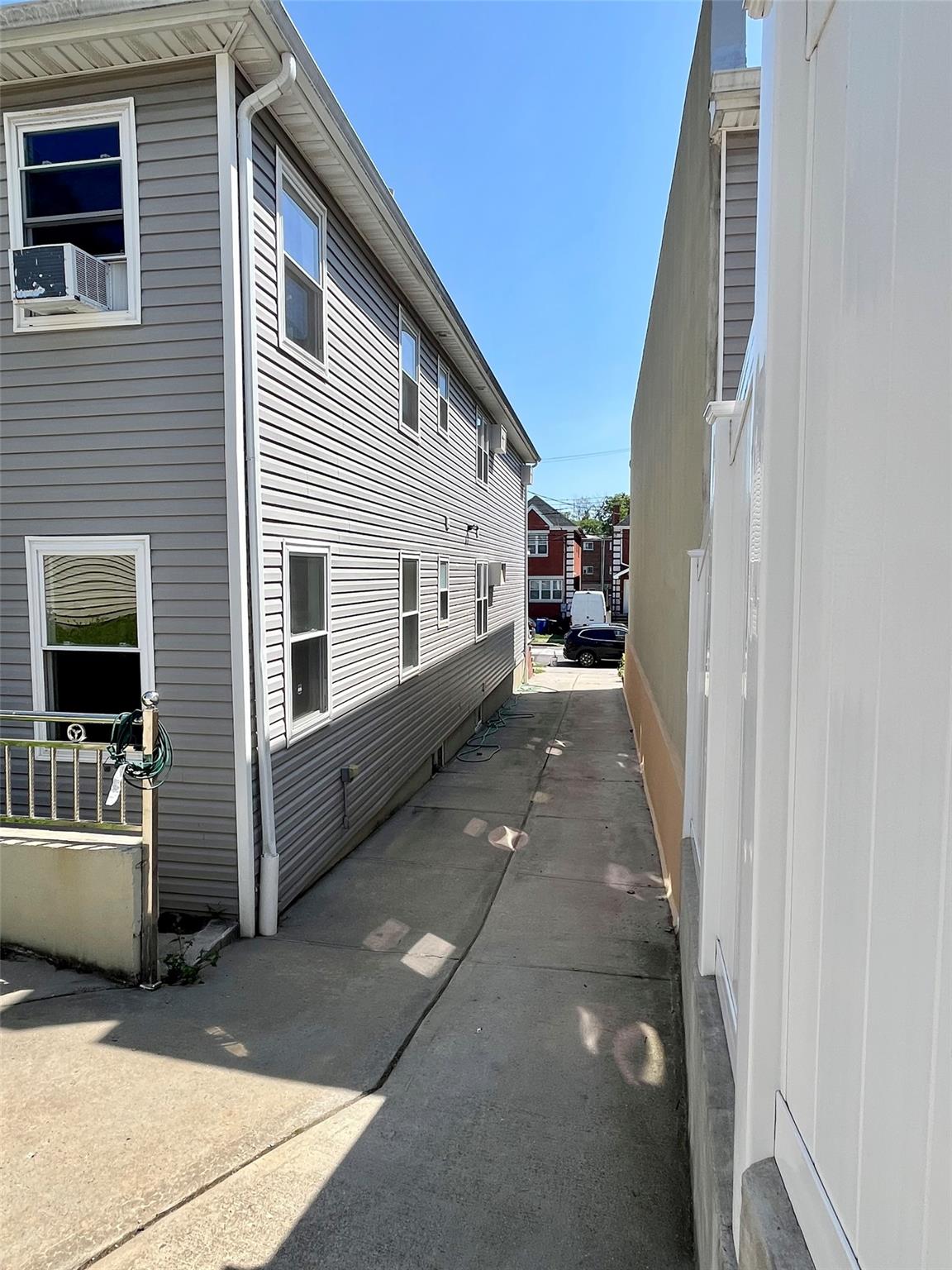 819 Hollywood Avenue, Bronx, NY 10465