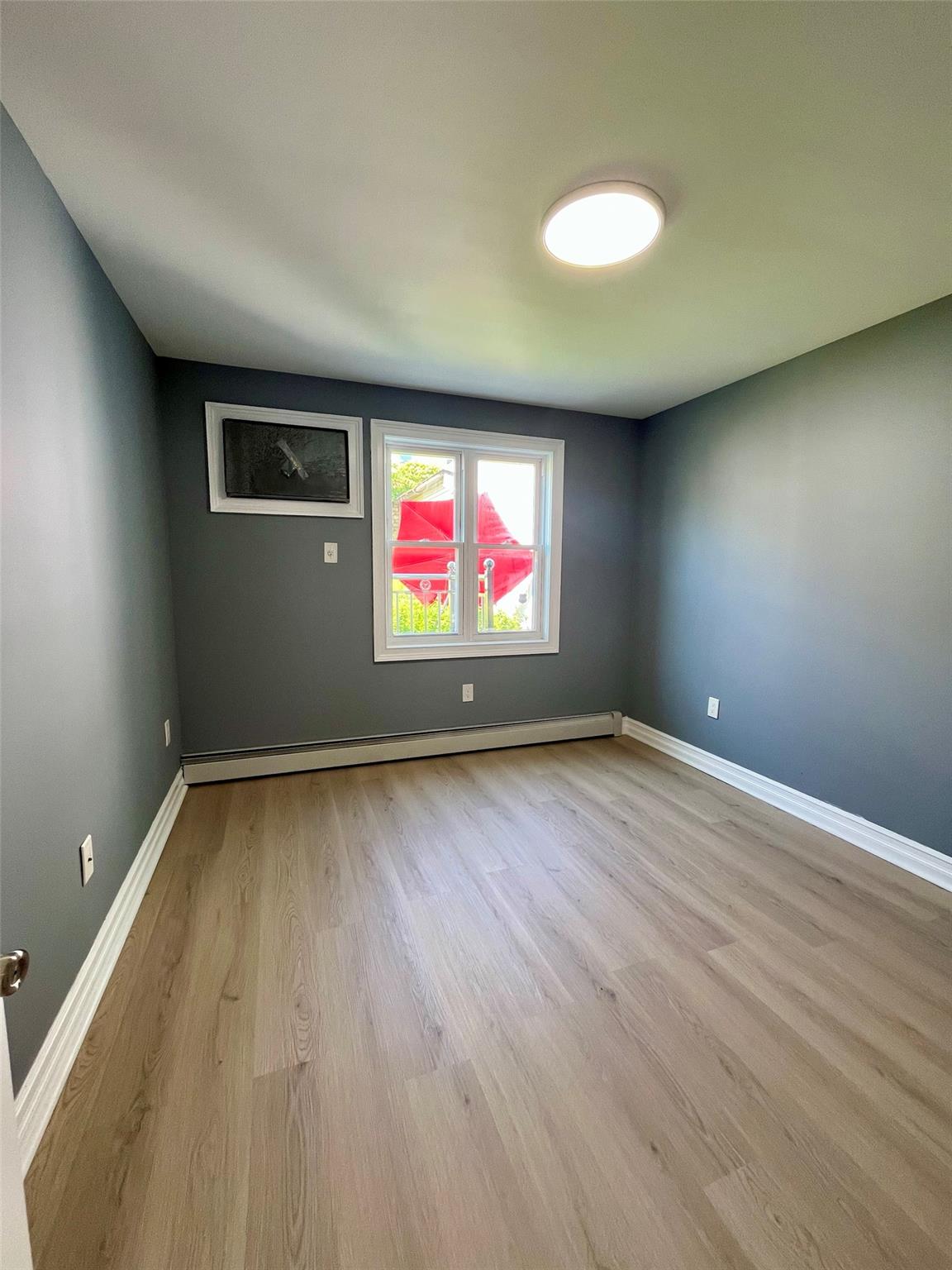 819 Hollywood Avenue, Bronx, NY 10465