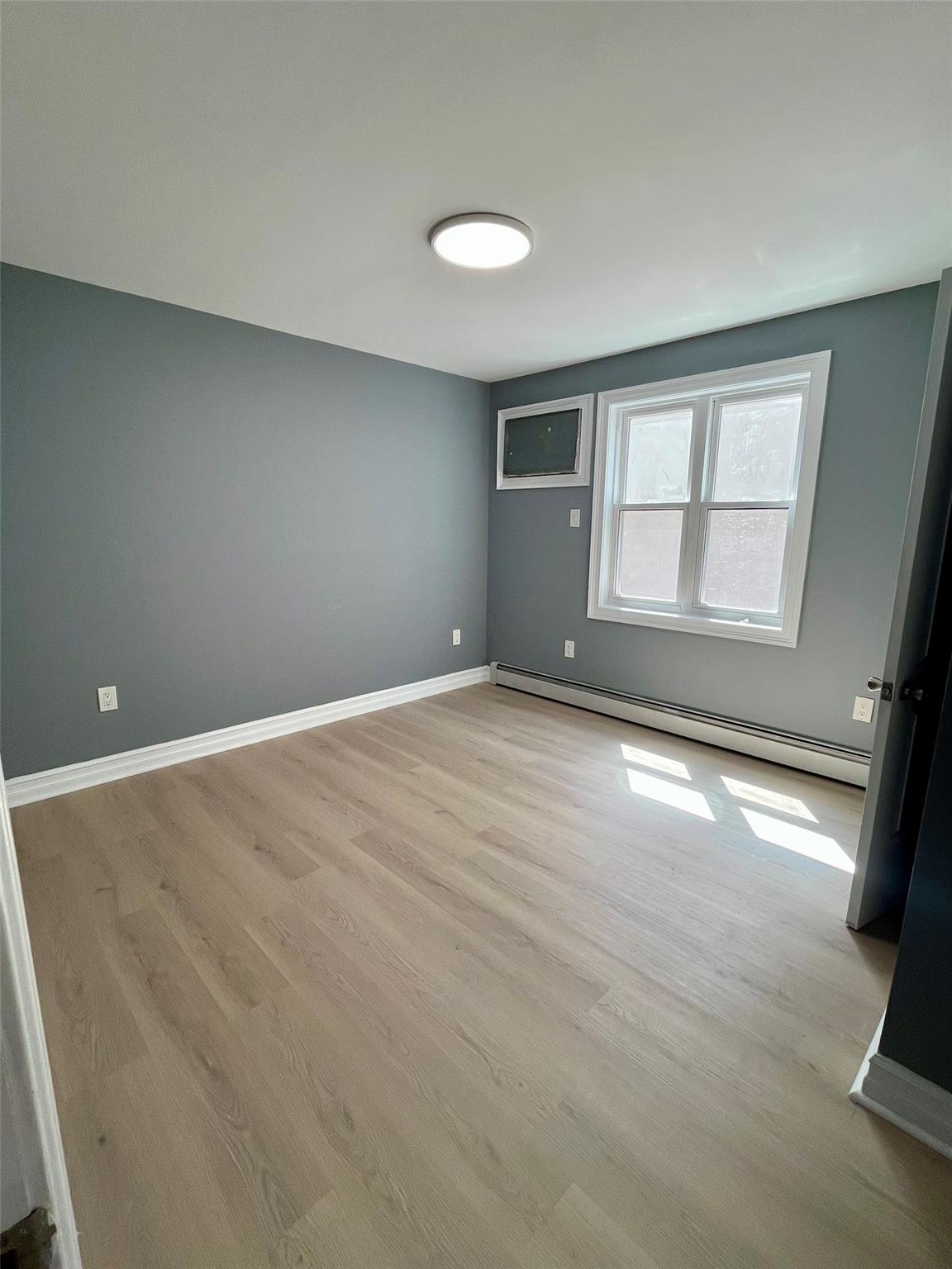 819 Hollywood Avenue, Bronx, NY 10465