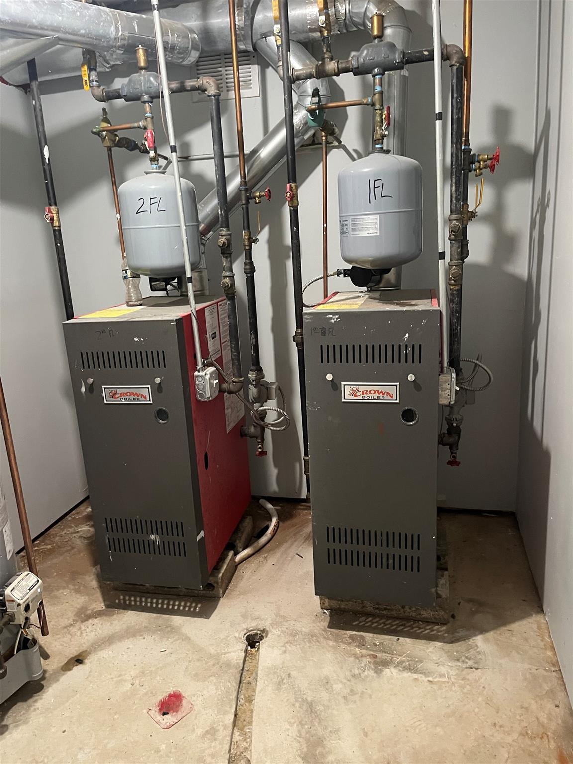 819 Hollywood Avenue, Bronx, NY 10465