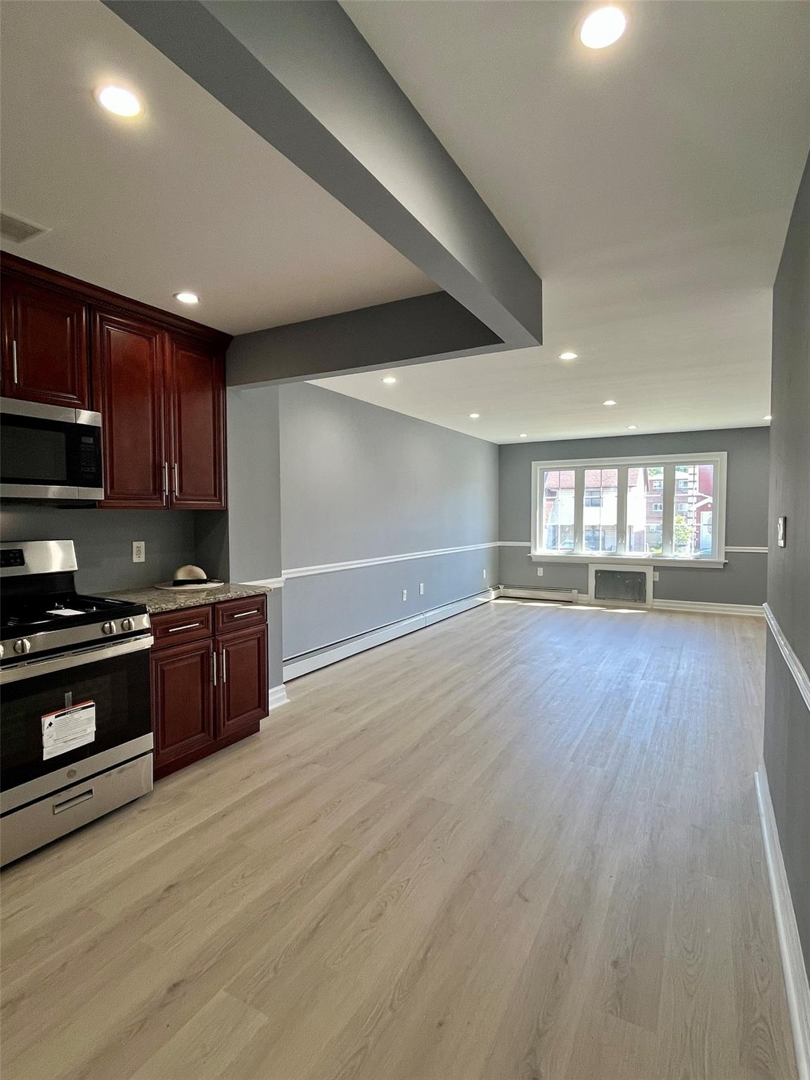 819 Hollywood Avenue, Bronx, NY 10465