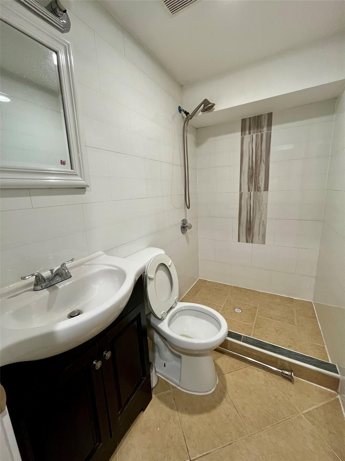 819 Hollywood Avenue, Bronx, NY 10465