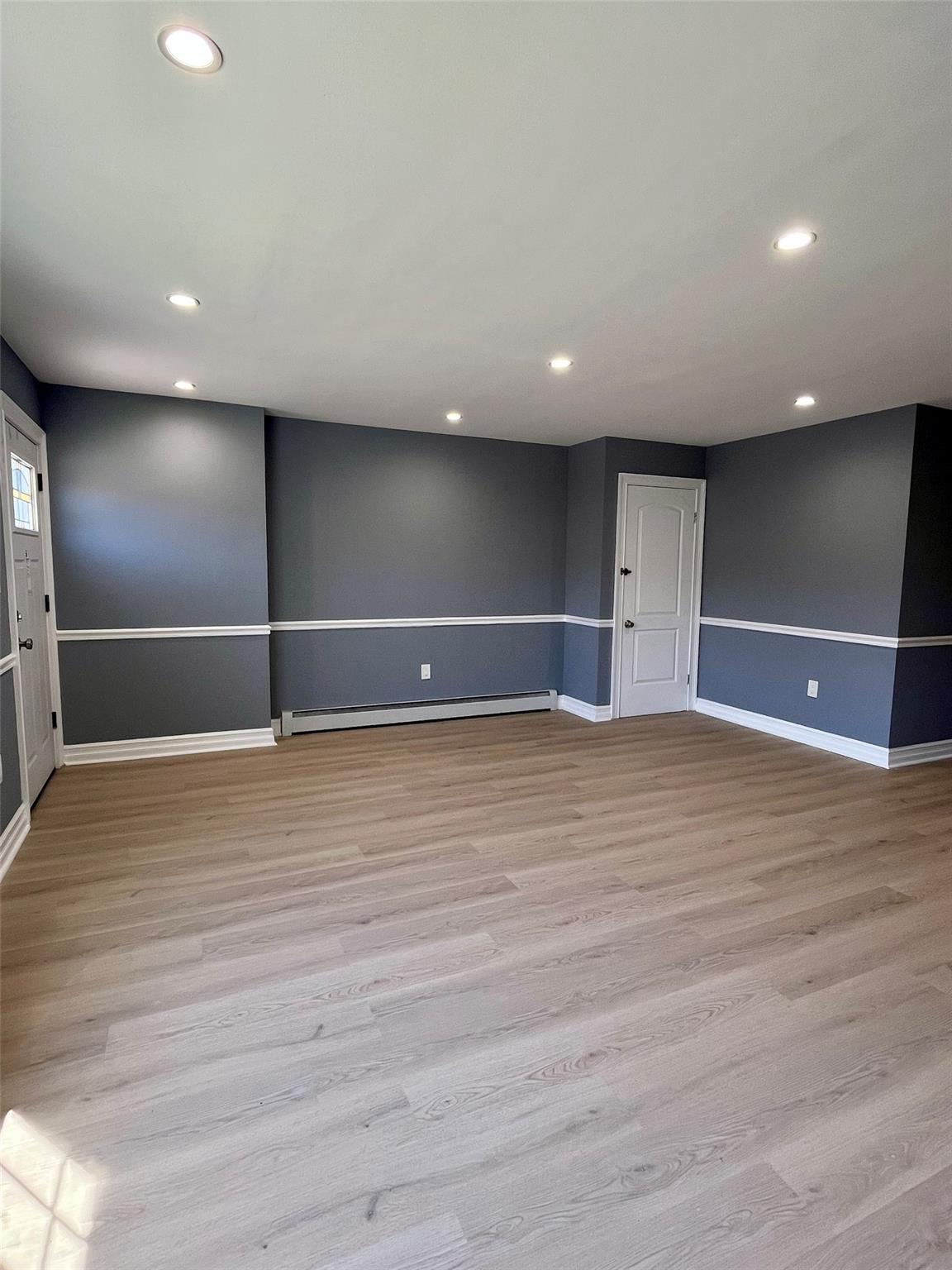 819 Hollywood Avenue, Bronx, NY 10465