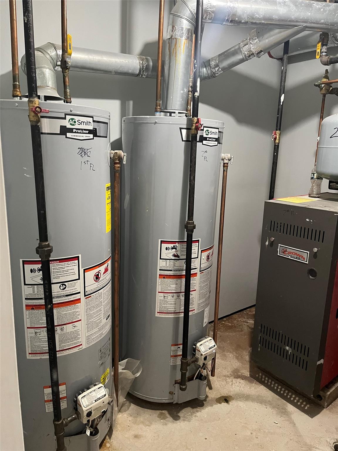 819 Hollywood Avenue, Bronx, NY 10465