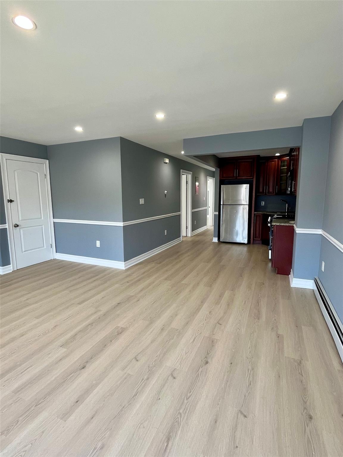 819 Hollywood Avenue, Bronx, NY 10465