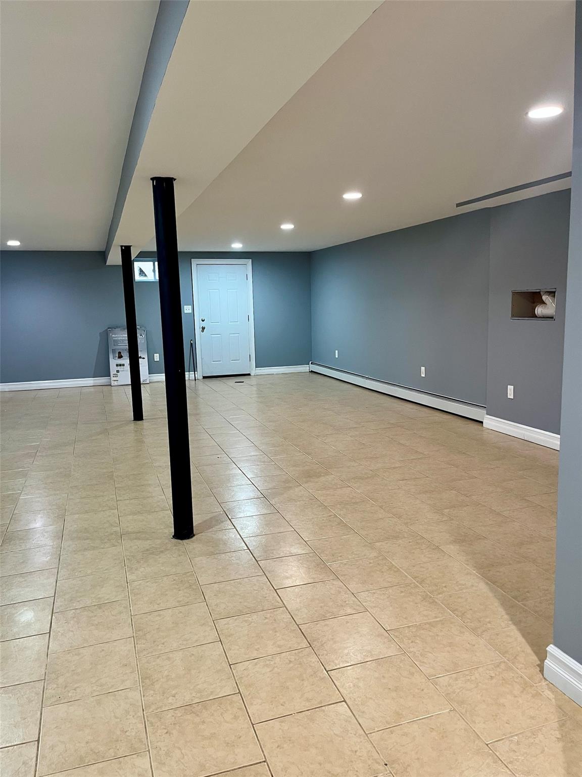 819 Hollywood Avenue, Bronx, NY 10465