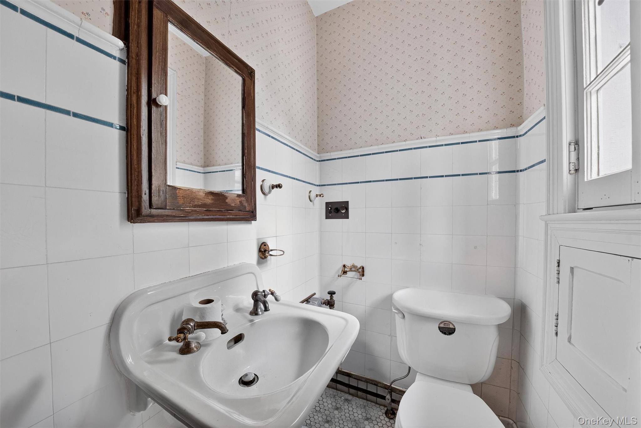 13 Garfield Place, Poughkeepsie, NY 12601