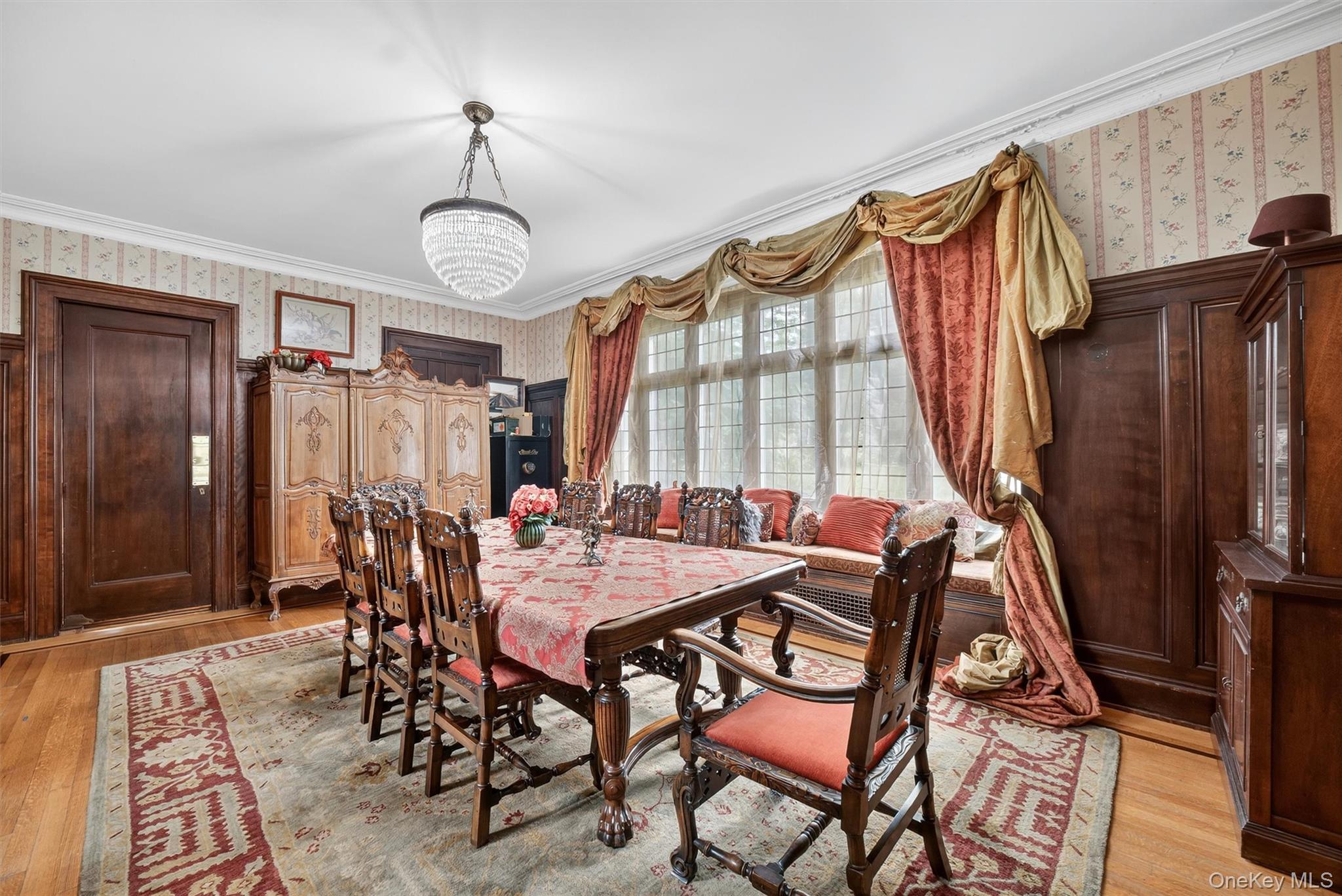 13 Garfield Place, Poughkeepsie, NY 12601