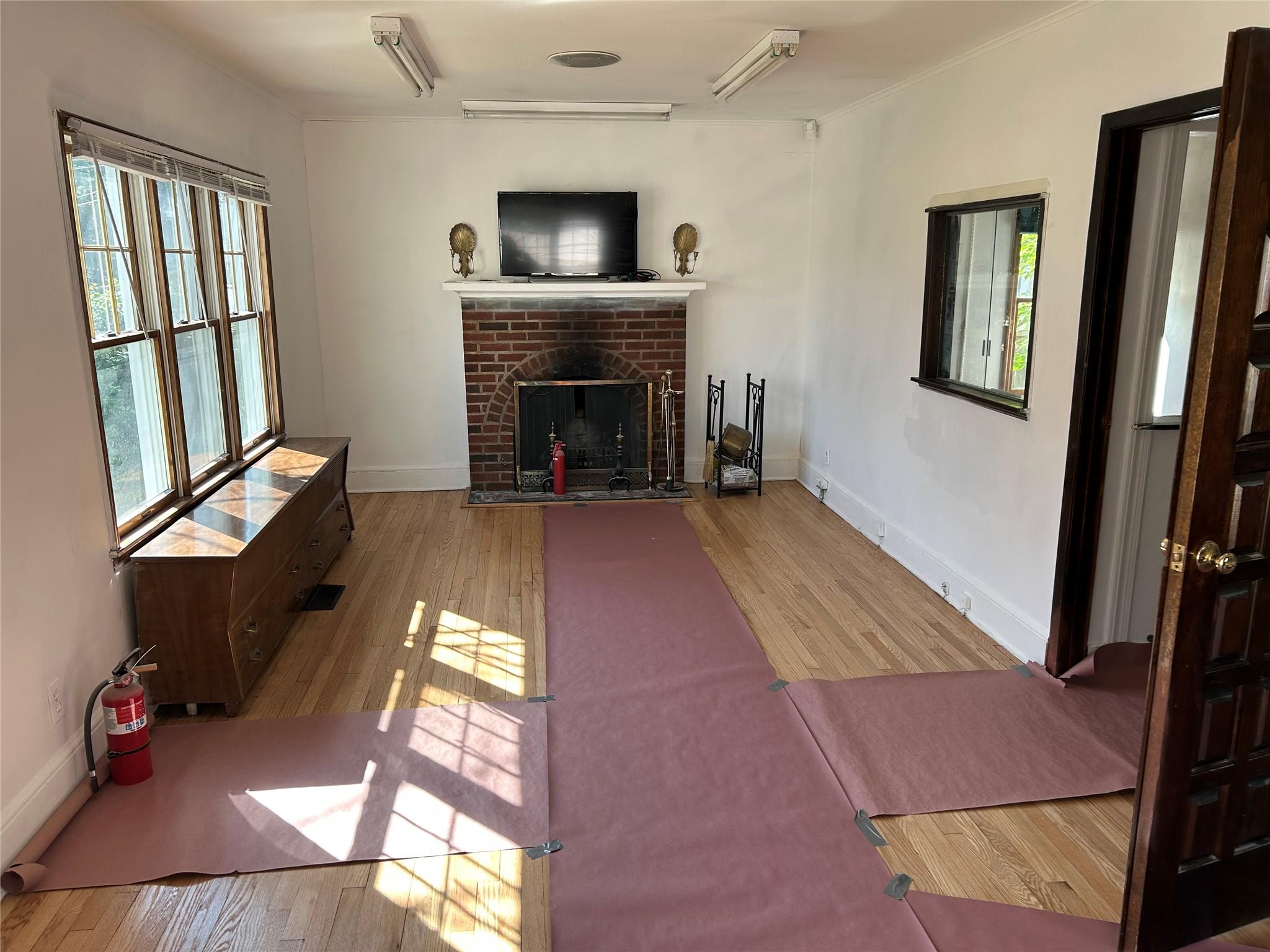 153 W Main Street, Kings Park, NY 11754