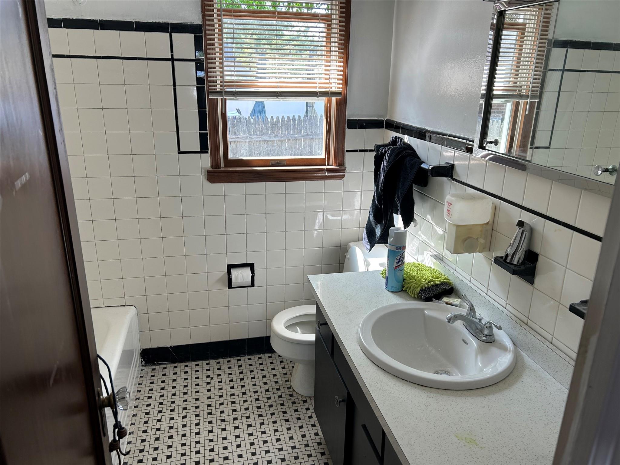 153 W Main Street, Kings Park, NY 11754