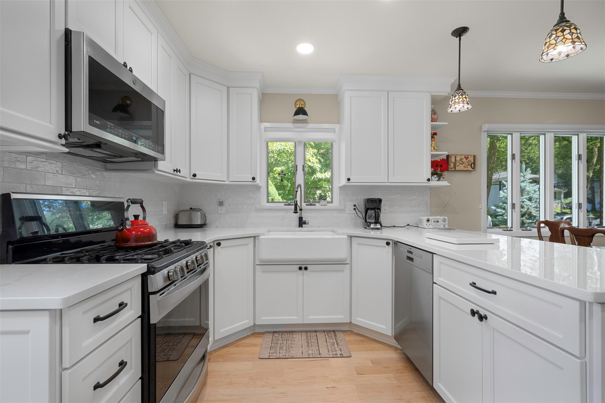 54 Bankside Drive, Centerport, NY 11721