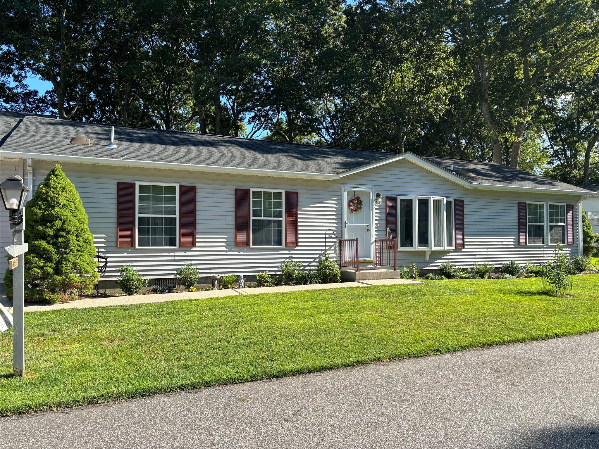 1407 Middle # 22, Calverton, NY 11933
