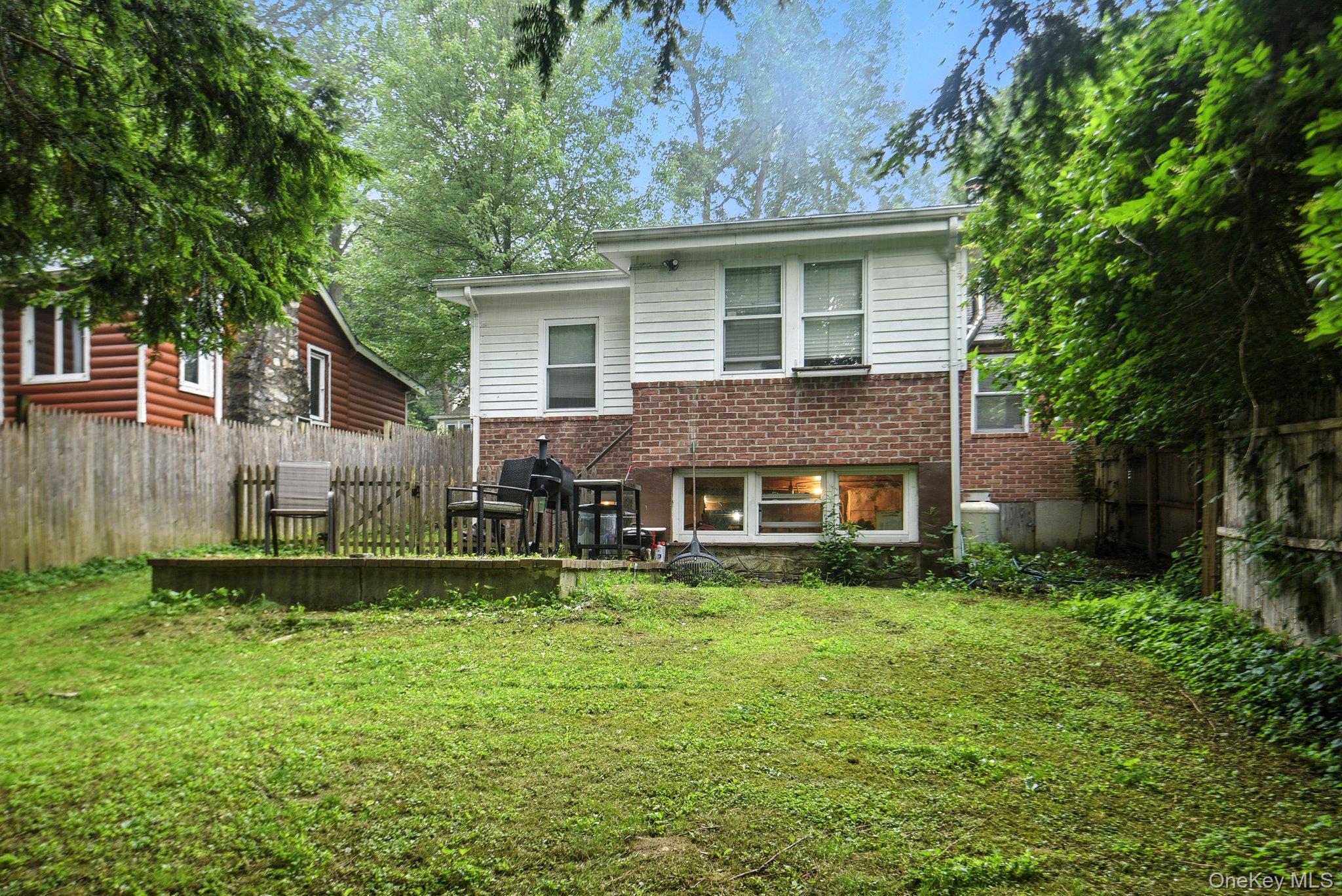 14 Pine Street, Lake Peekskill, NY 10537