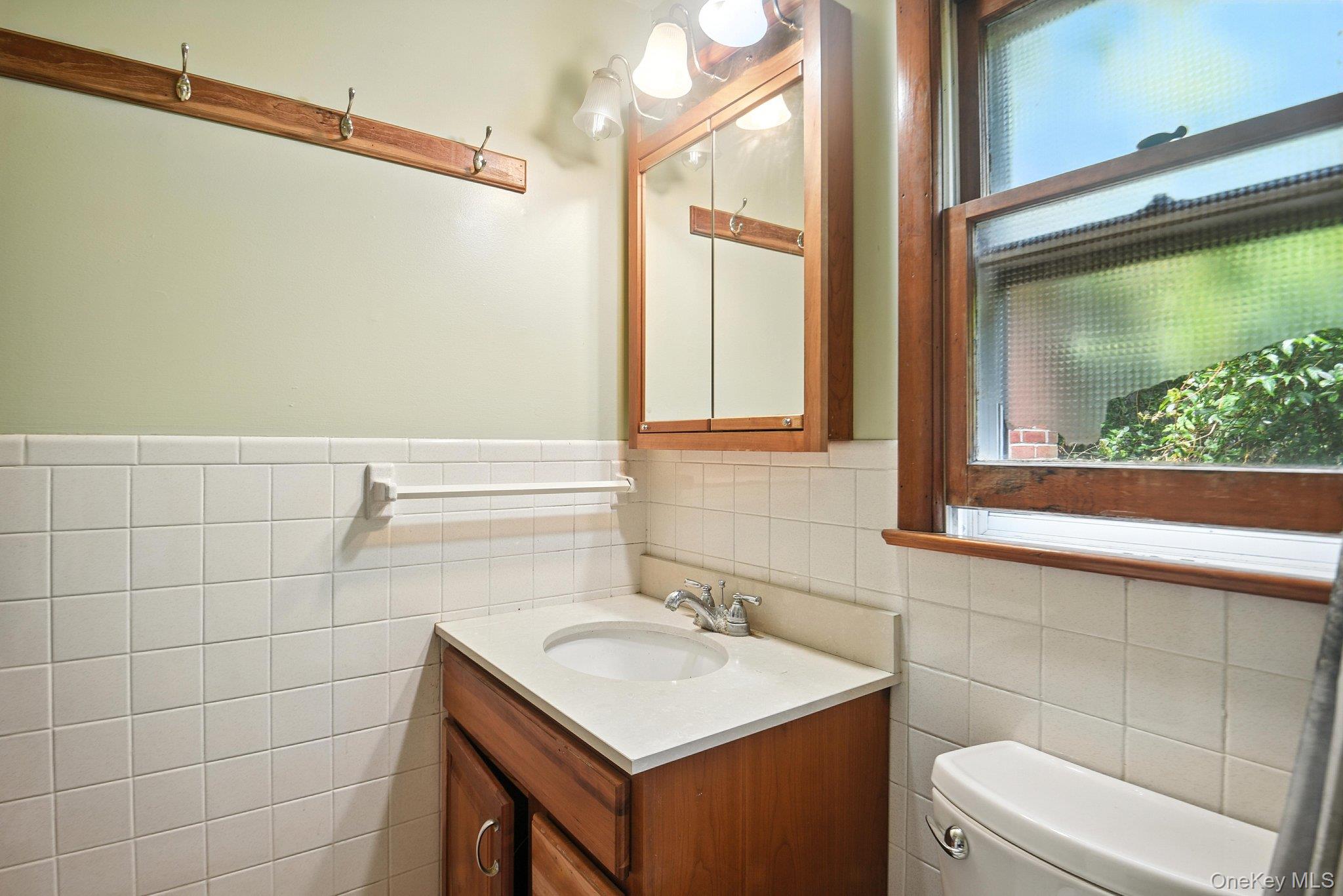 14 Pine Street, Lake Peekskill, NY 10537