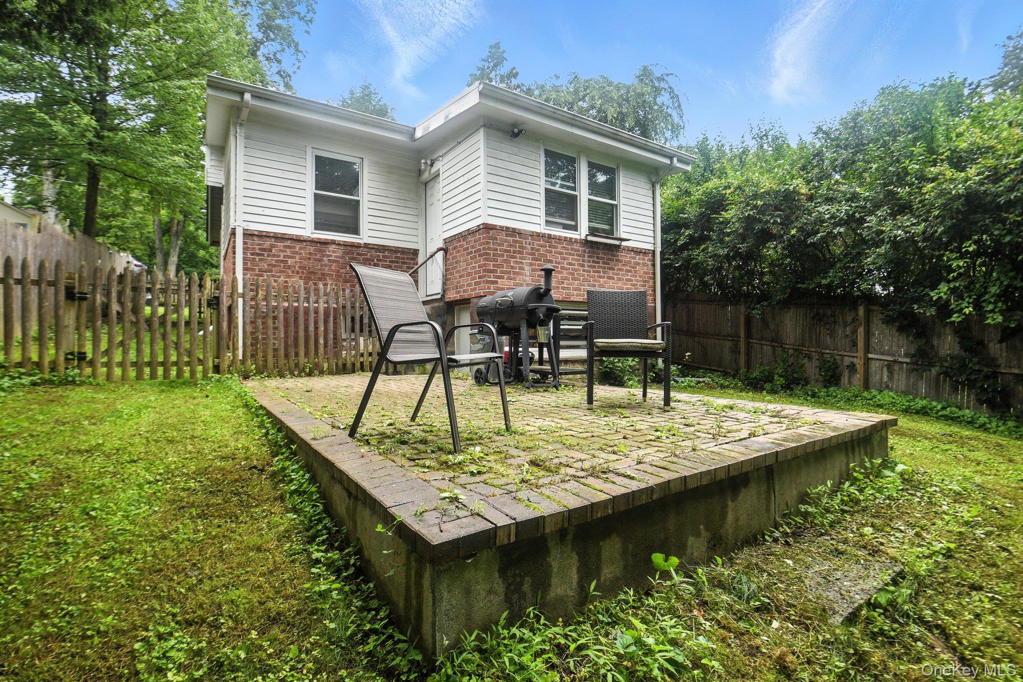 14 Pine Street, Lake Peekskill, NY 10537